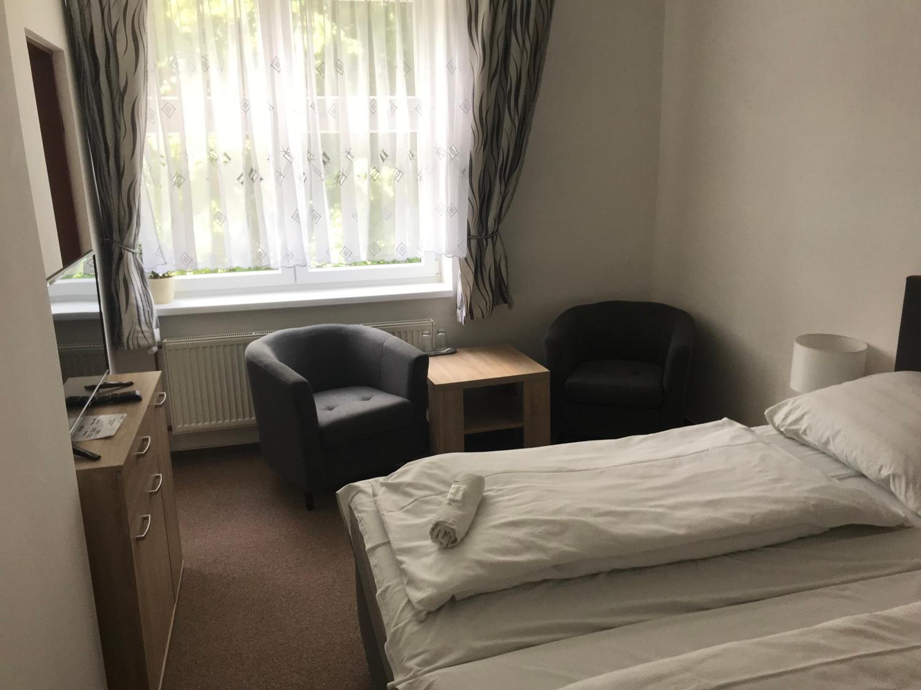 Double or Twin Room with Private Bathroom photo 1