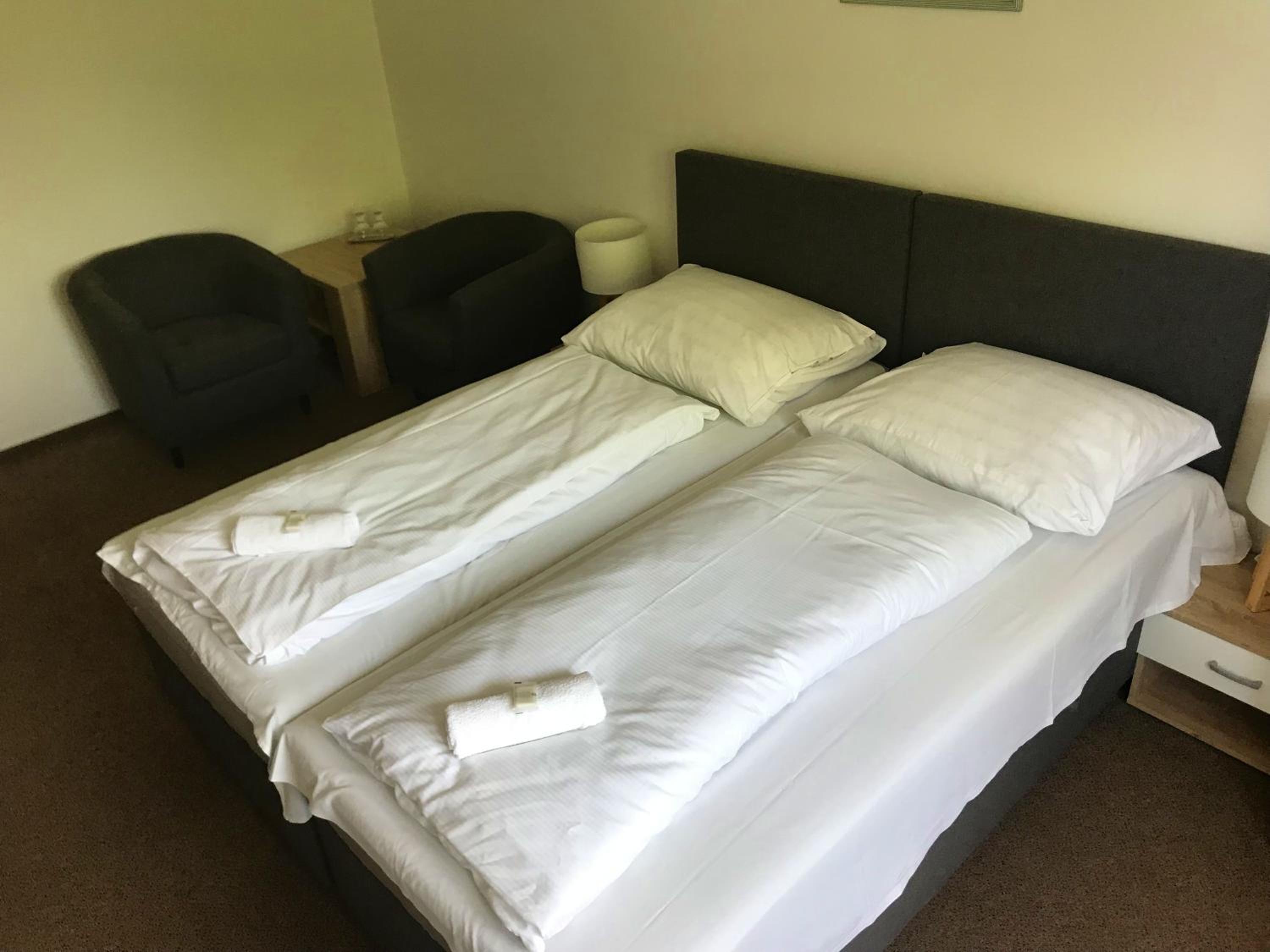 Double or Twin Room with Bathroom photo 2