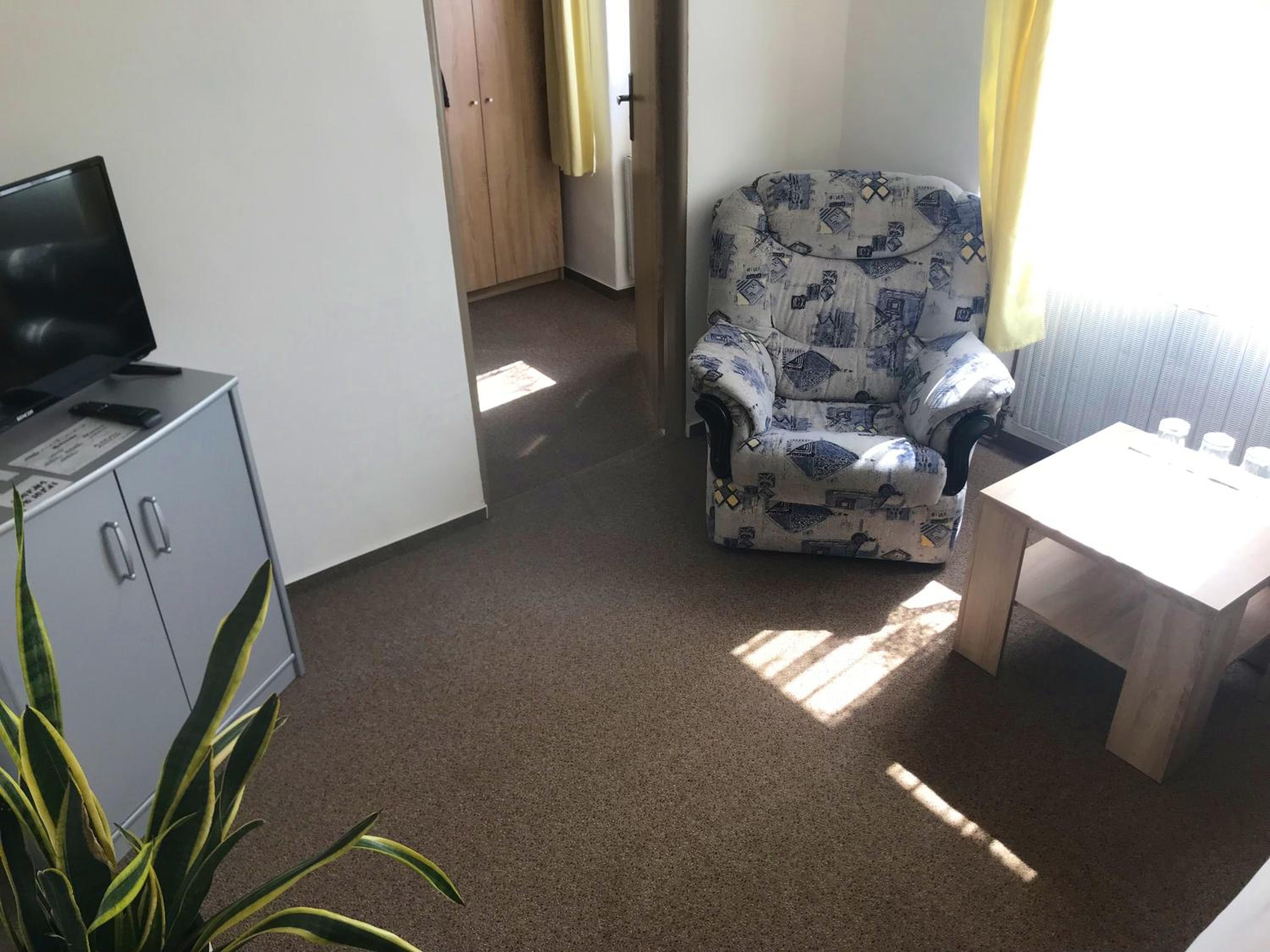 Triple Room with Private Bathroom photo 2
