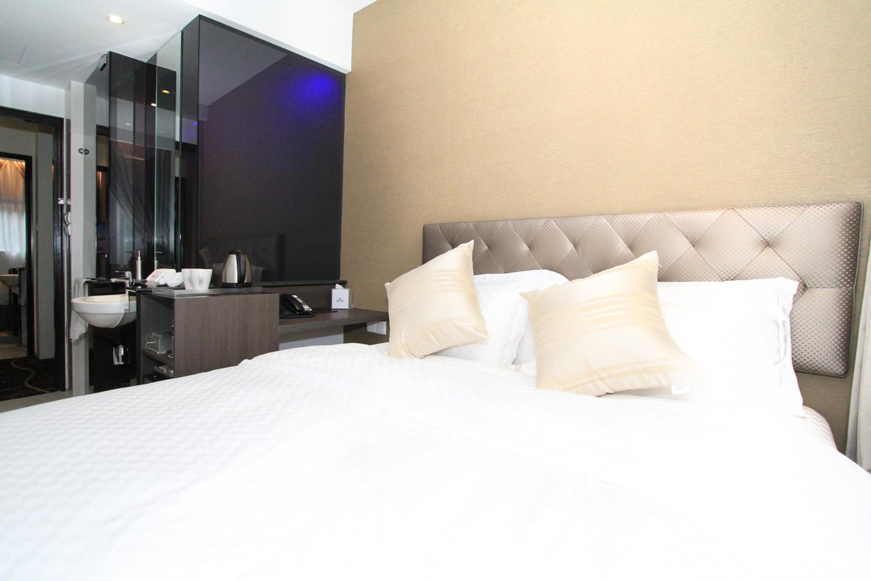 Deluxe King Room photo 2