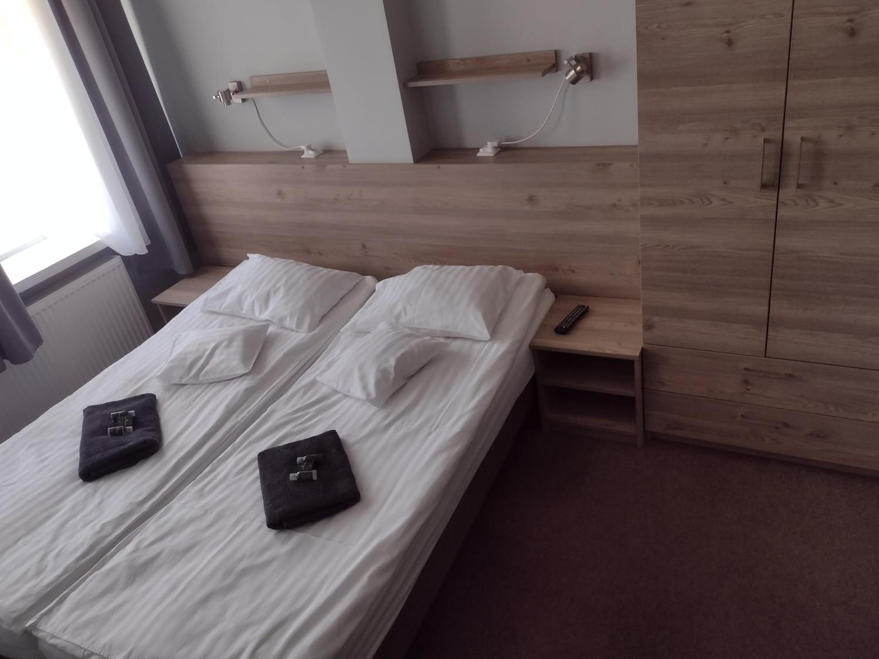 Double Room - Photo 8