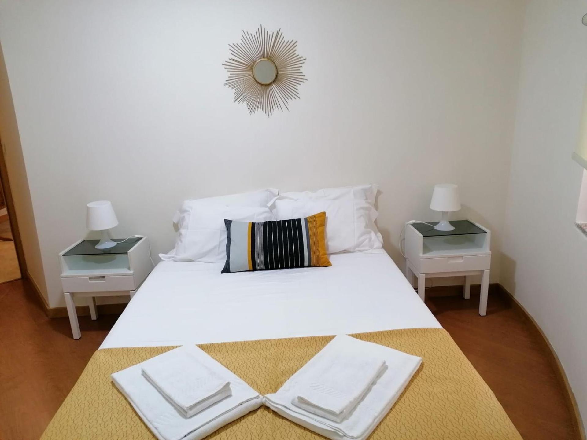 Quadruple Room with Private Bathroom - Photo 8