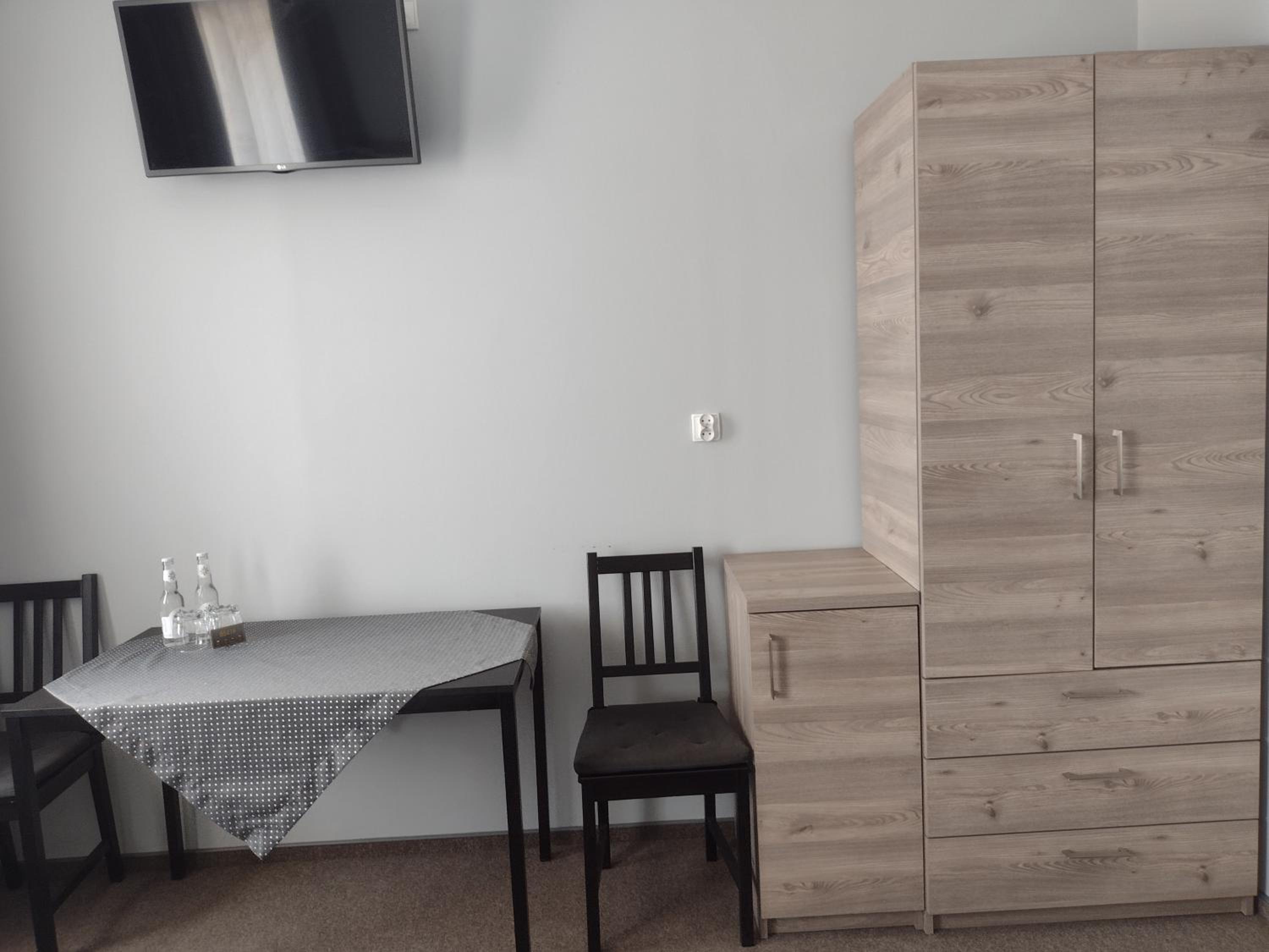 Double Room - Photo 7