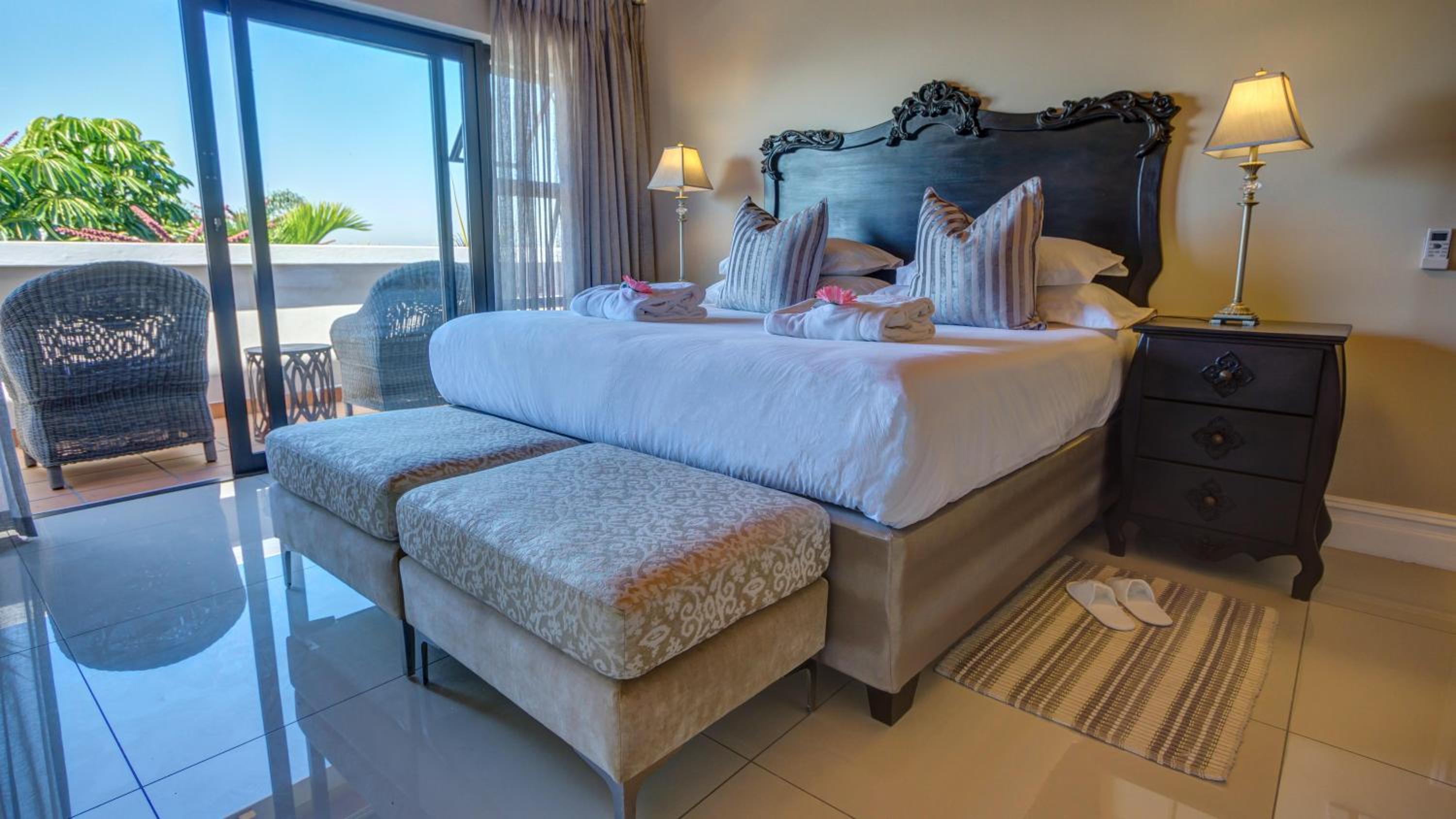 Deluxe Suite with Sea View photo 2