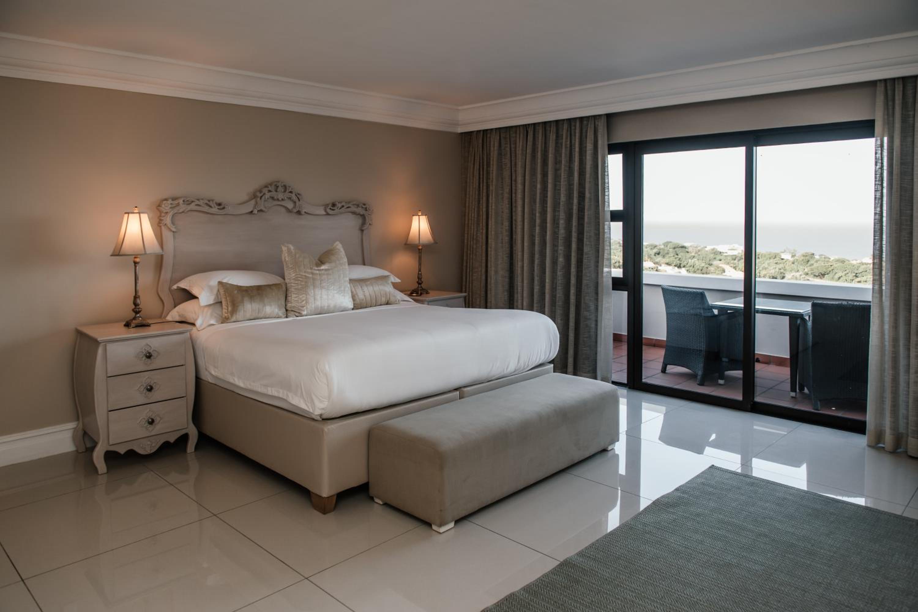 Honeymoon Suite with Sea View photo 1