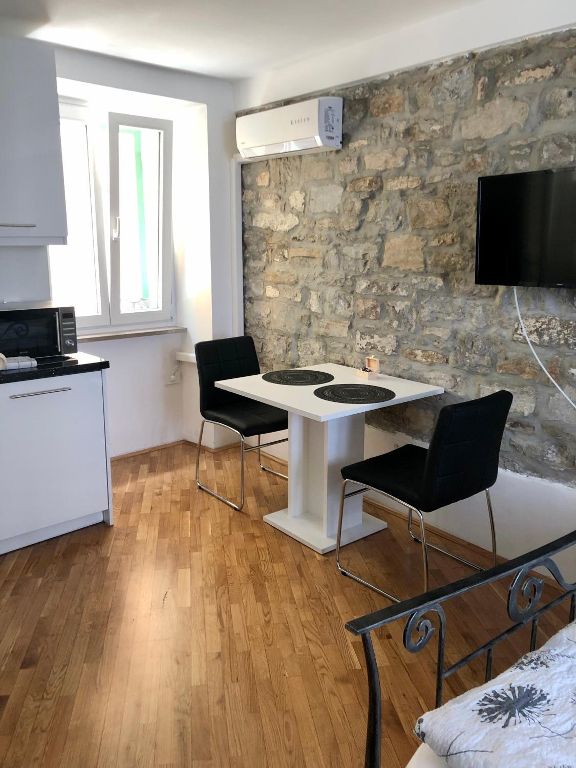 Studio Apartment photo 3