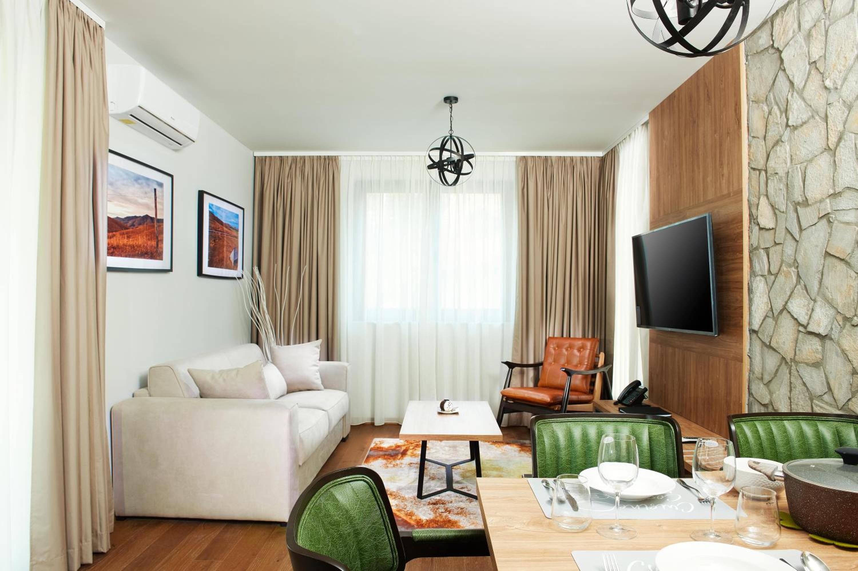 One-Bedroom Apartment