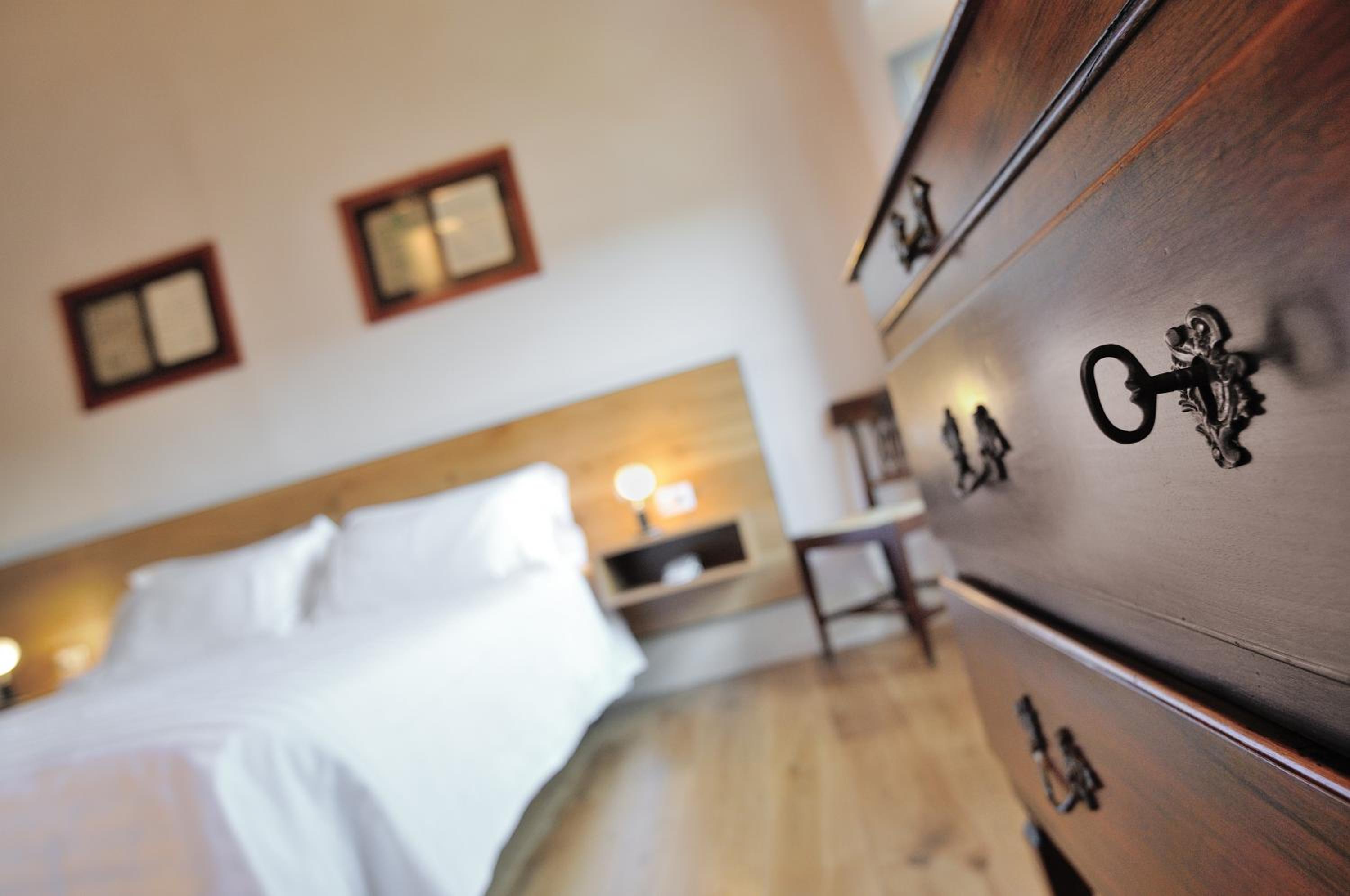 Double Room - Photo 8
