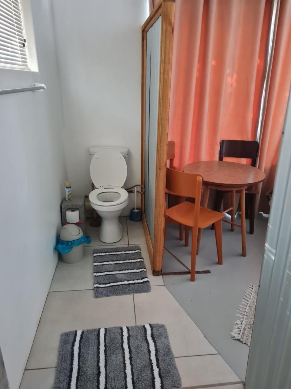 One-Bedroom Apartment photo 3