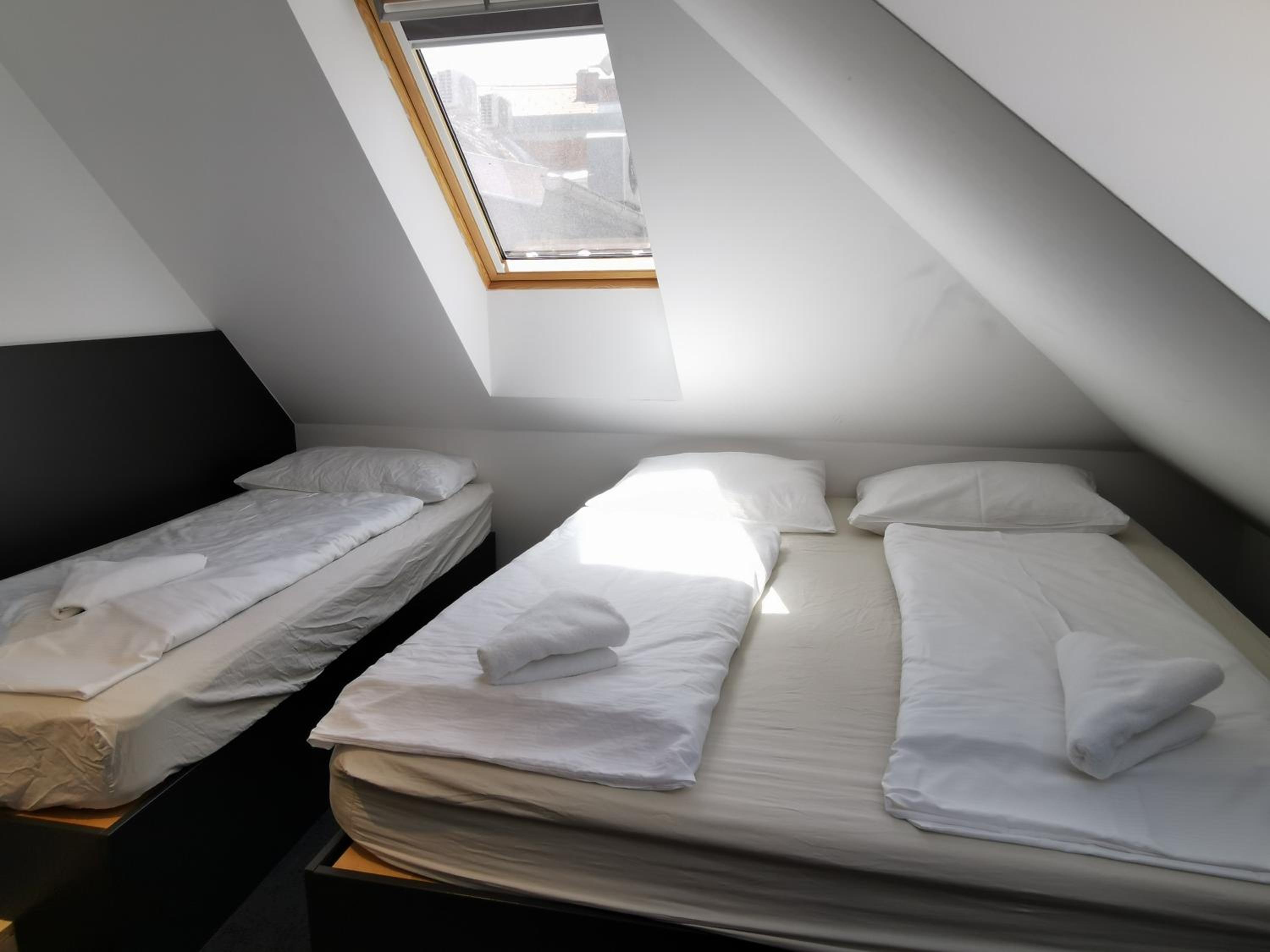 Triple Room - Attic - Photo 1
