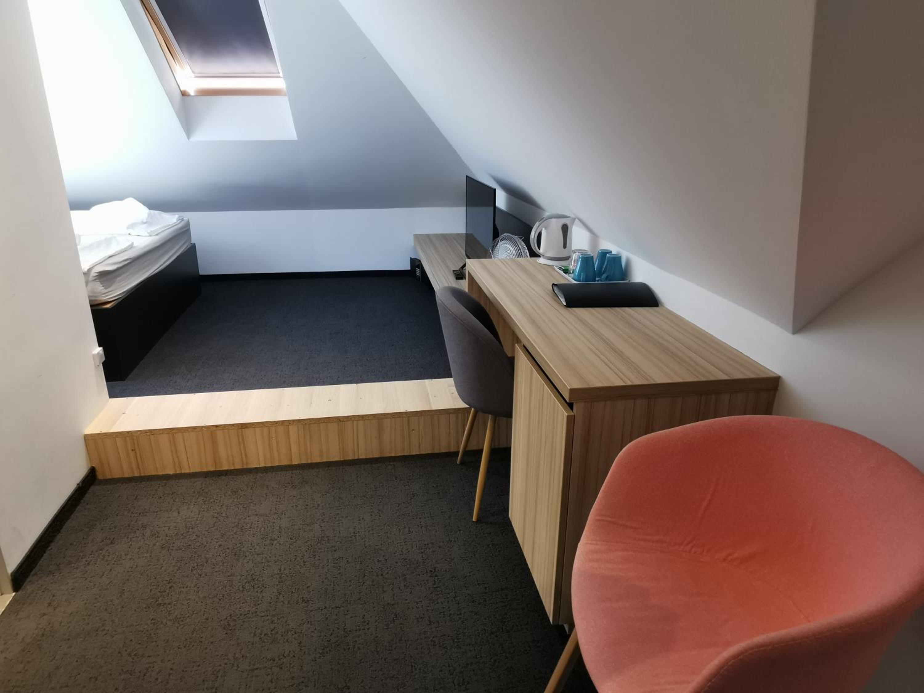 Triple Room - Attic - Photo 4