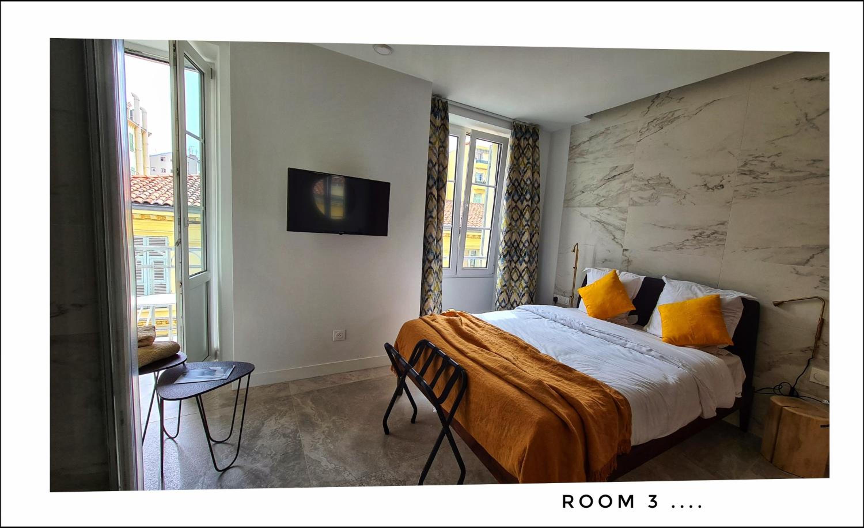 Suite with Balcony - Photo 9