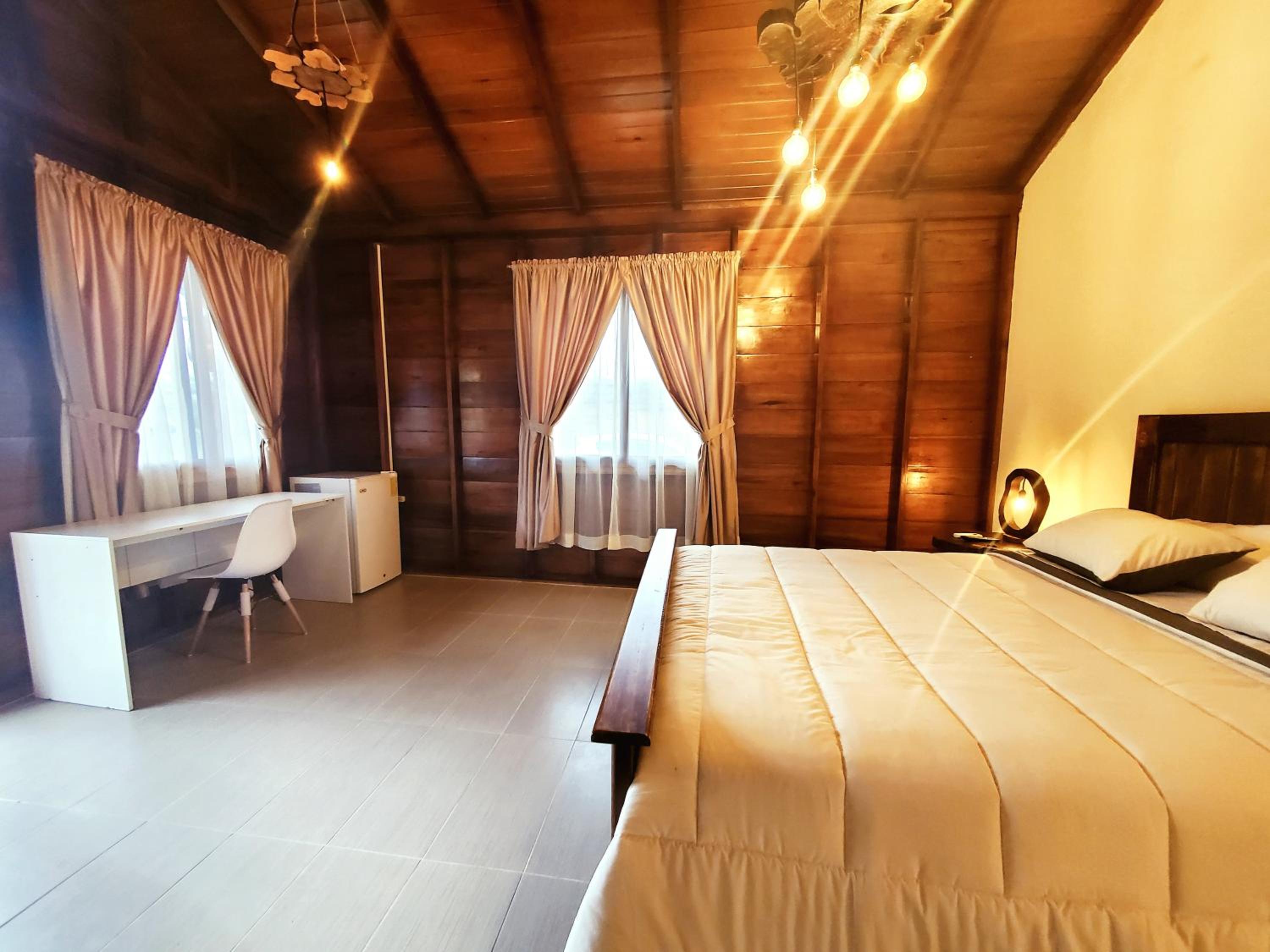 Deluxe Suite with Spa Bath photo 1