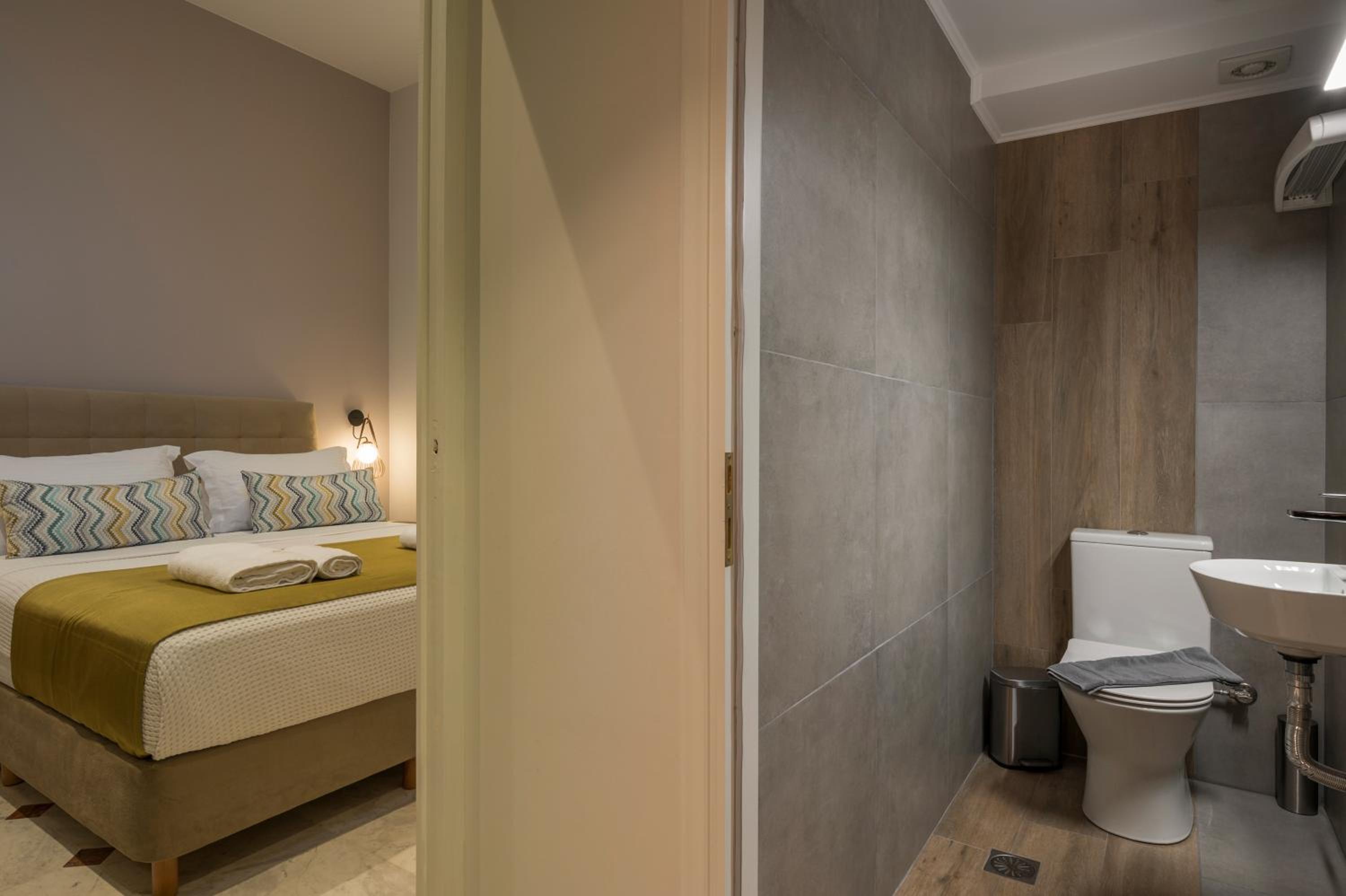 Two-Bedroom Suite with Internal View - Photo 14