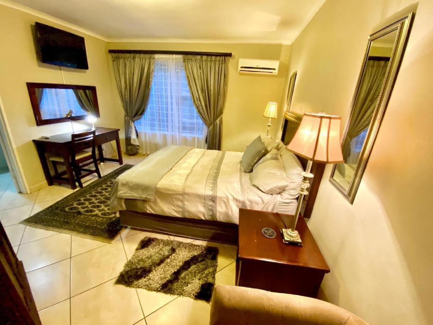 Double Room - Photo 7