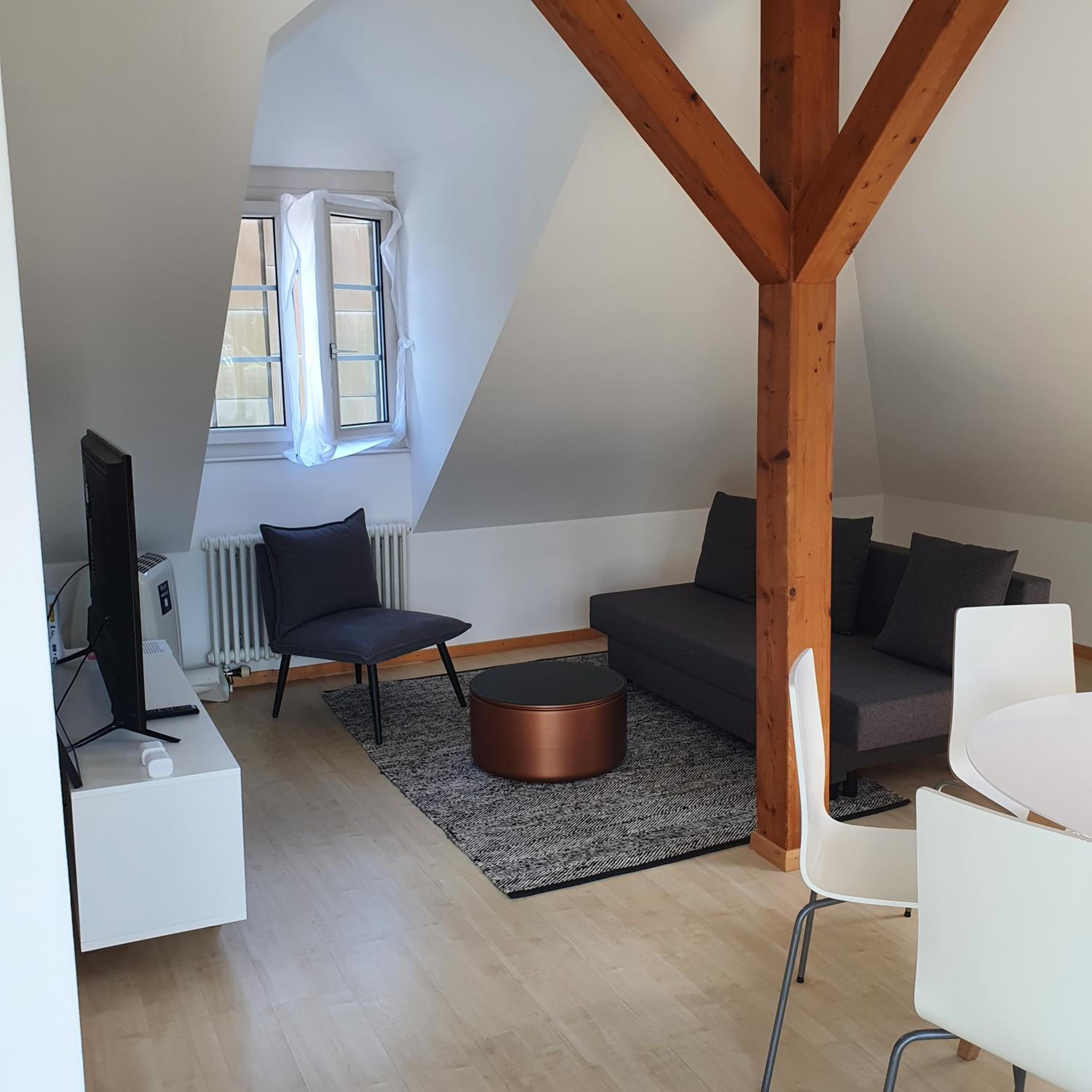 Apartment with Balcony photo 3