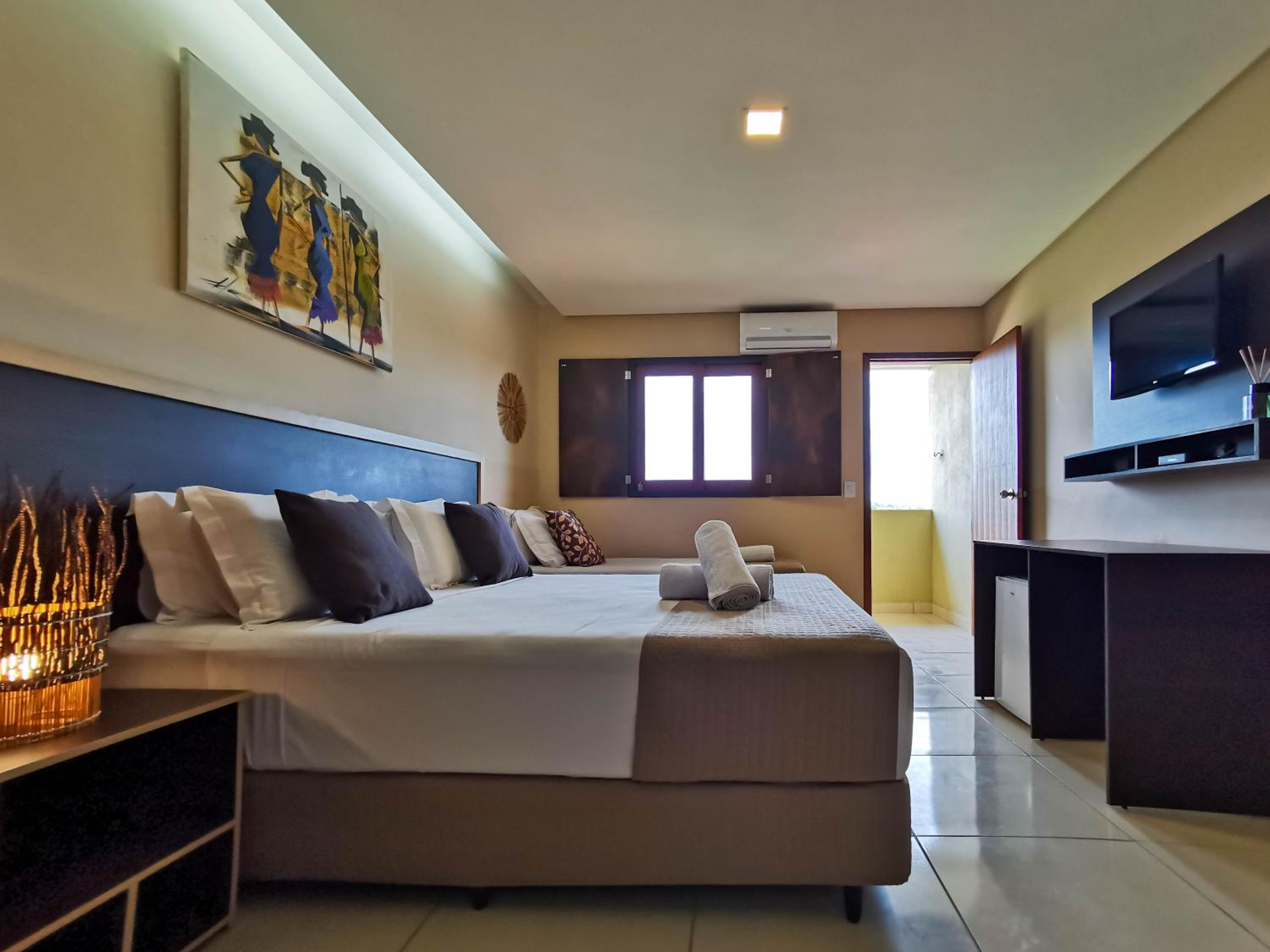 Deluxe King Suite photo 1