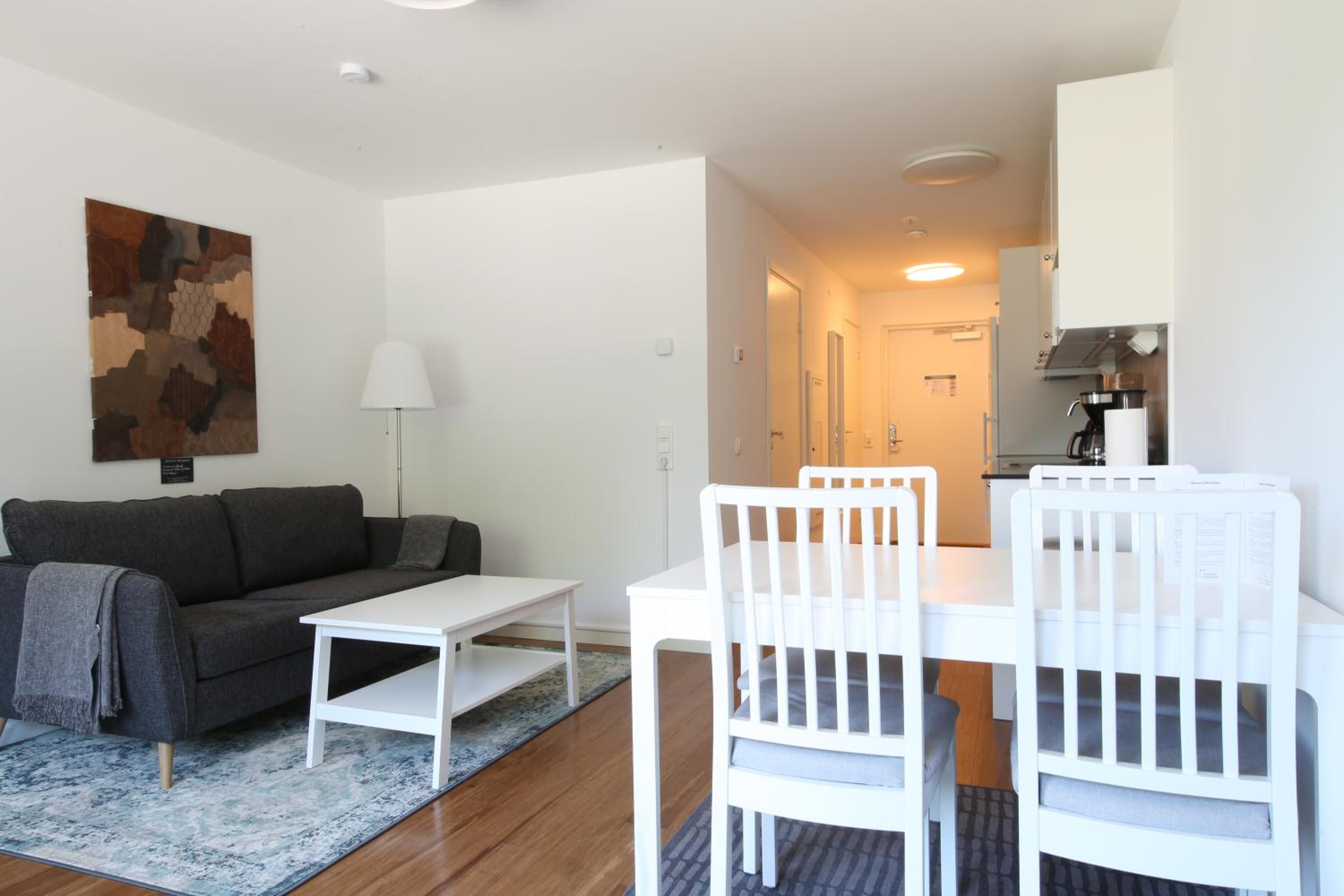One-Bedroom Apartment - Photo 11