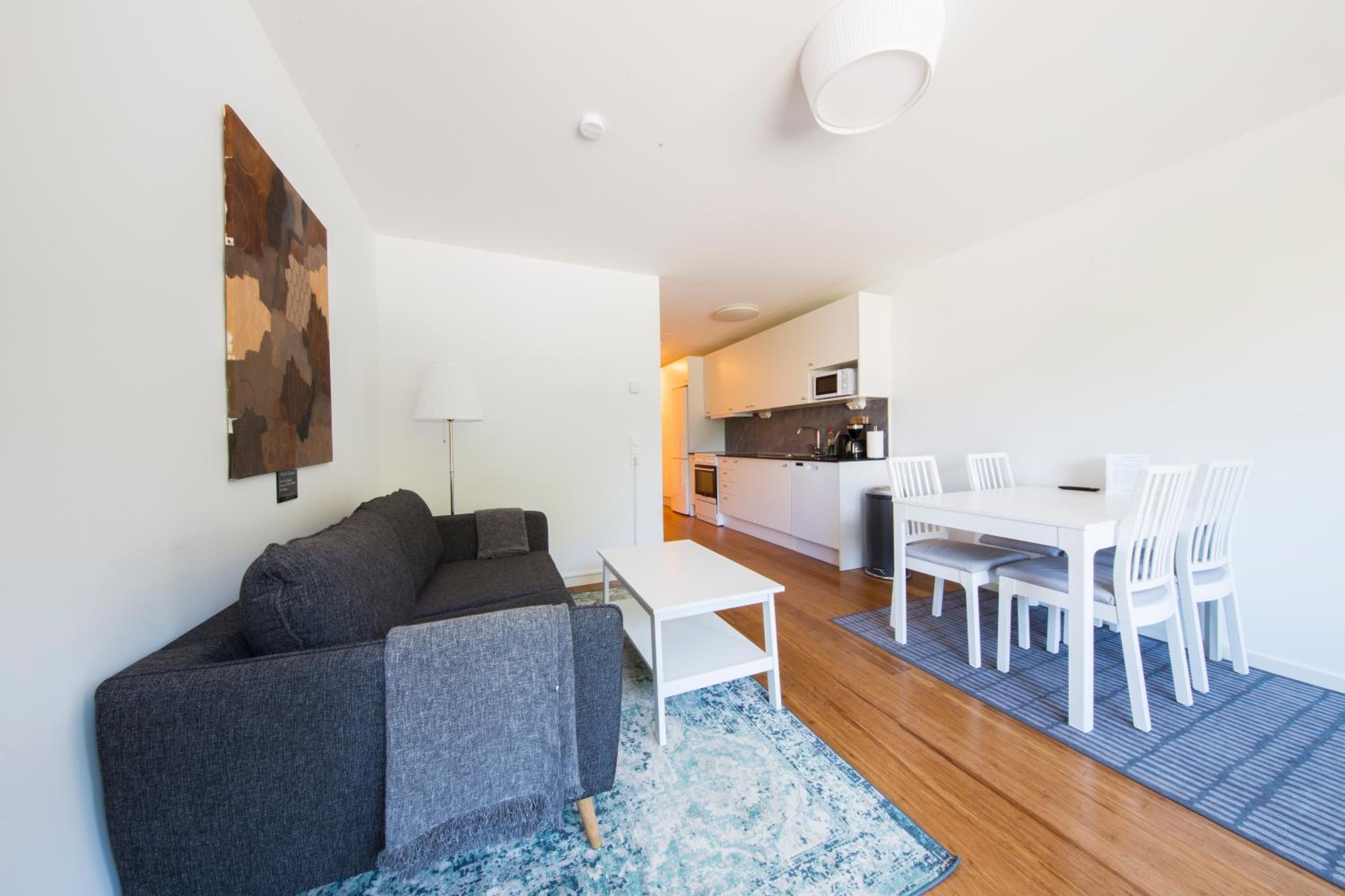 One-Bedroom Apartment - Photo 9