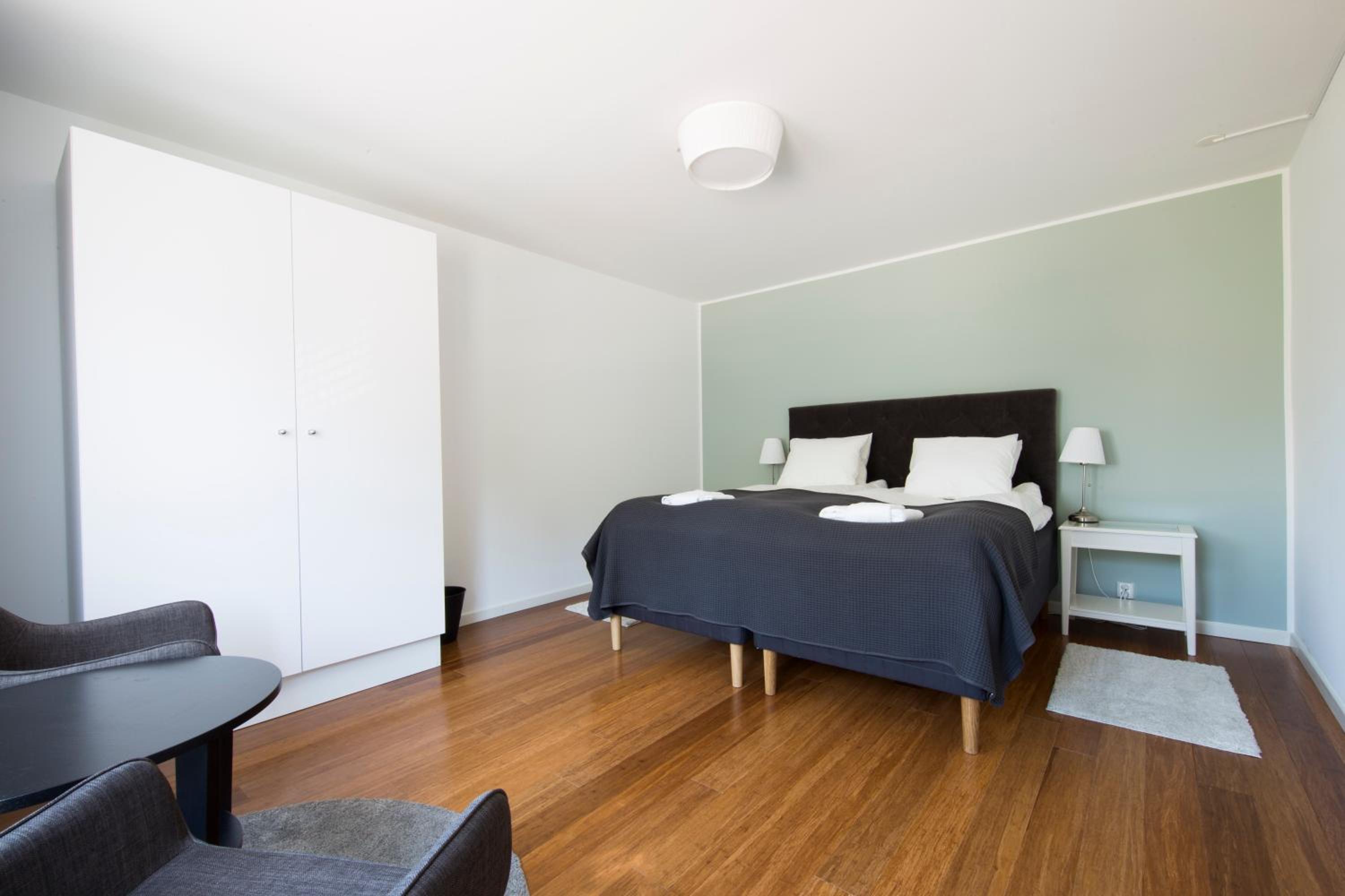 One-Bedroom Apartment - Photo 8