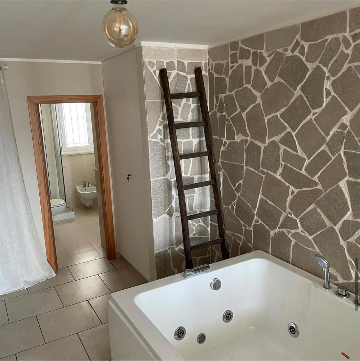 One-Bedroom House - Photo 4