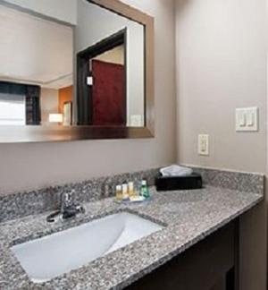 King Suite - Non-Smoking photo 1