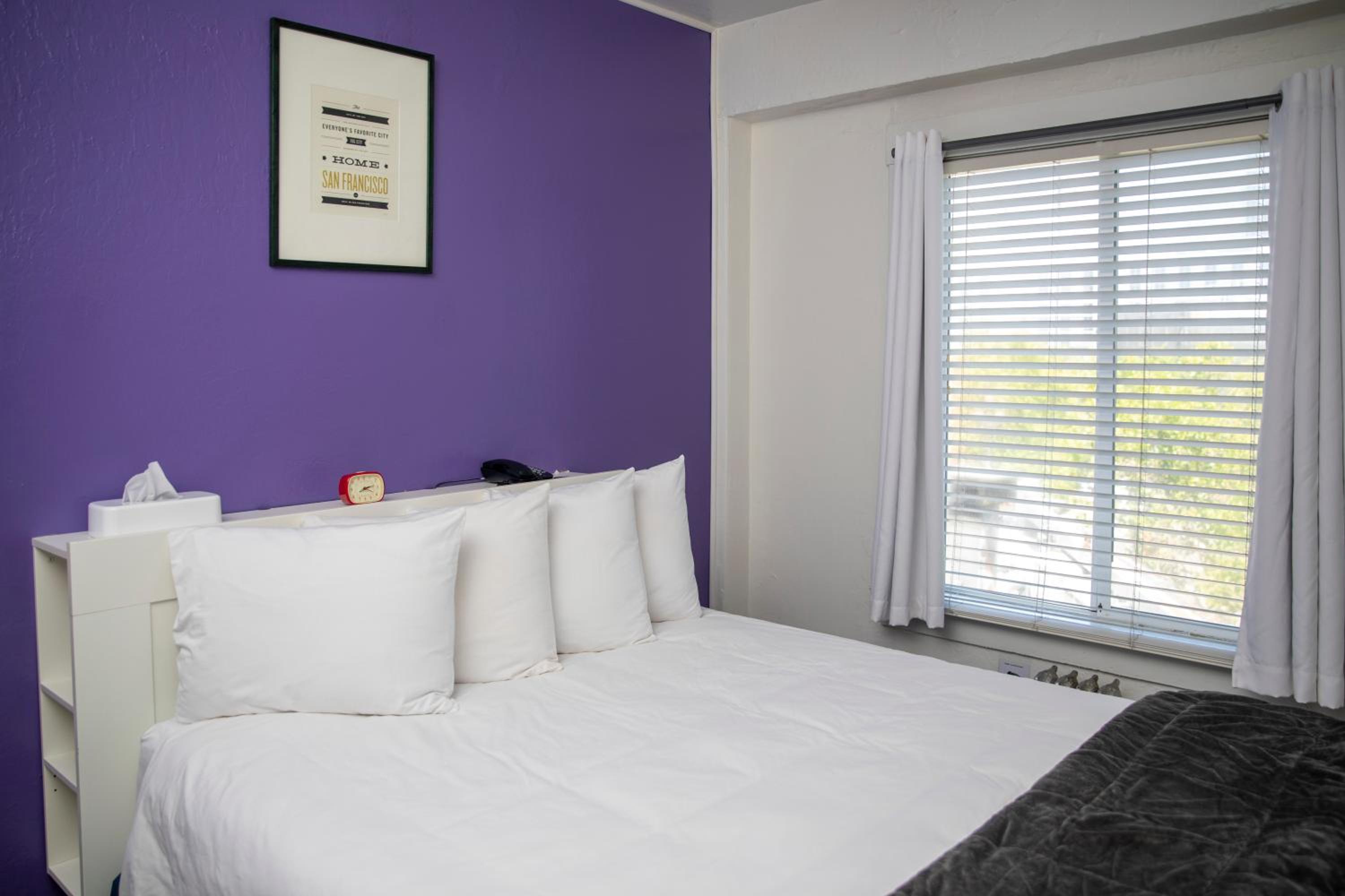 Queen Room - Photo 21