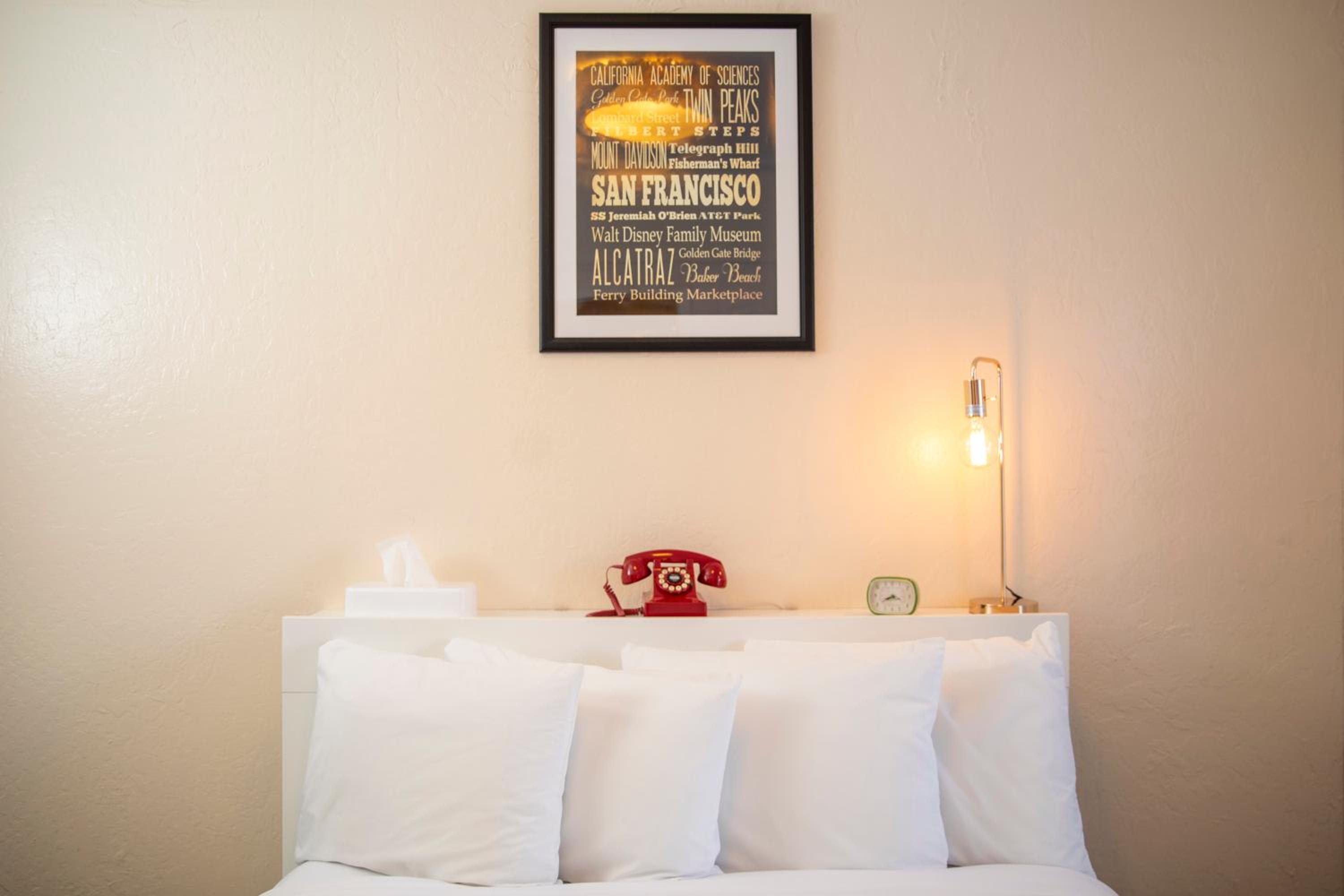 Queen Room - Photo 23