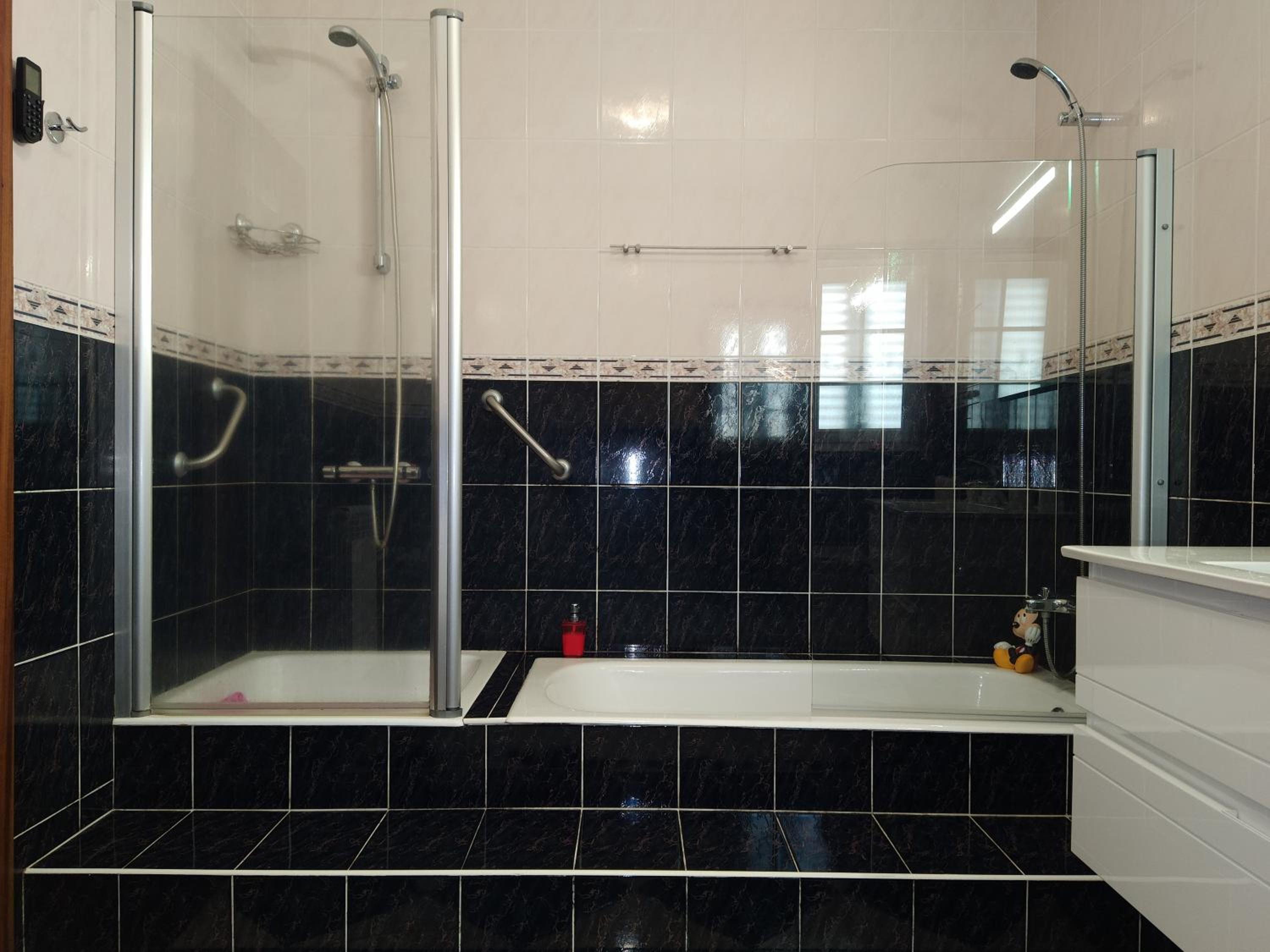 Two-Bedroom House - Photo 29