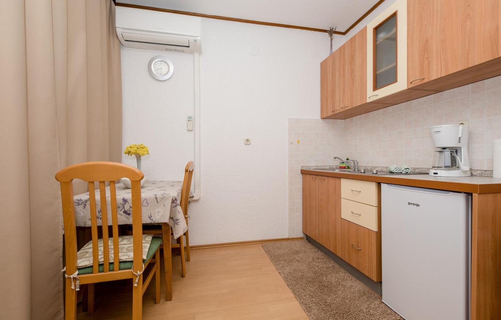 Studio Apartment photo 2