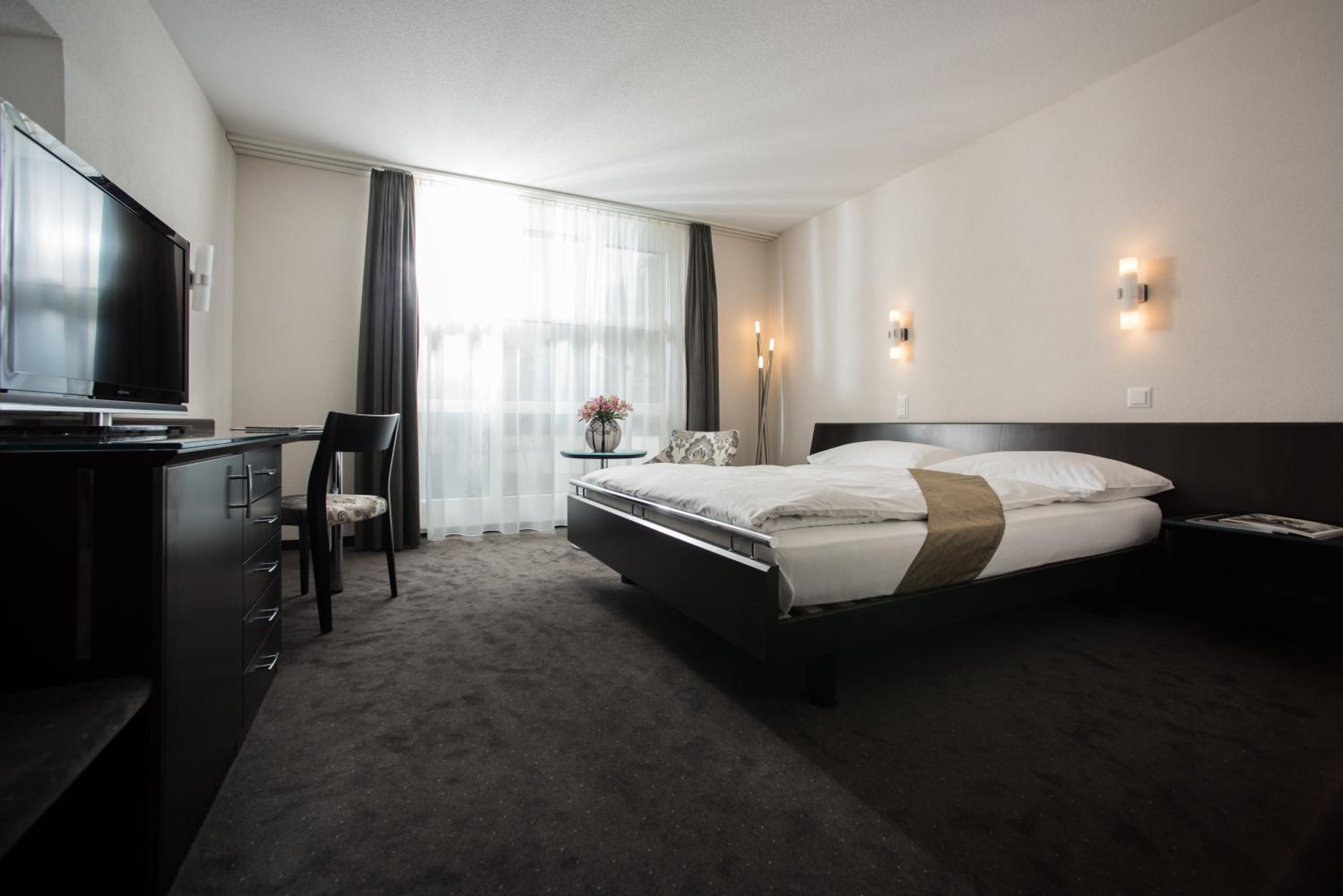 Standard Double Room - Photo 1