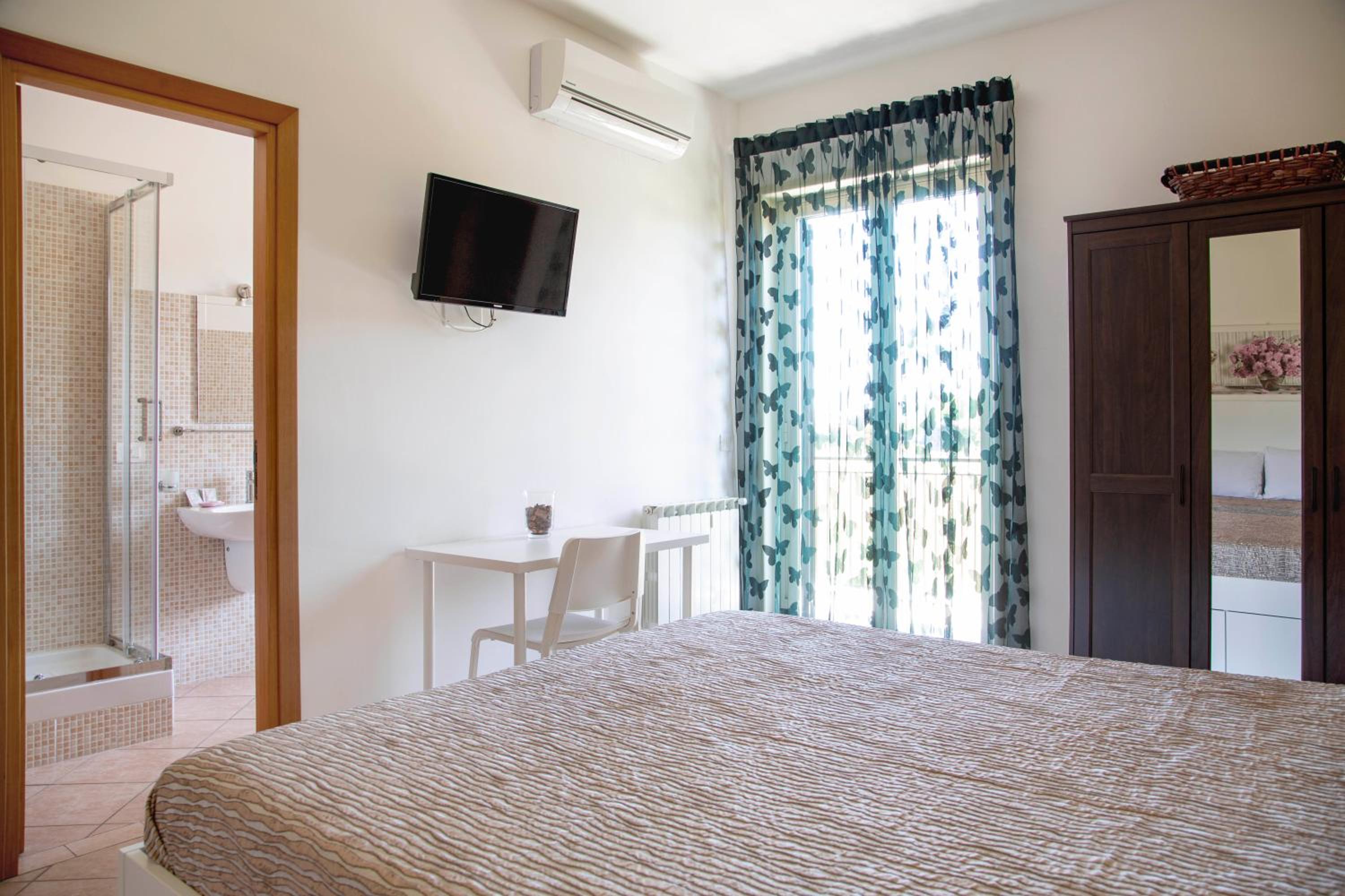 Deluxe Double Room with Extra Bed