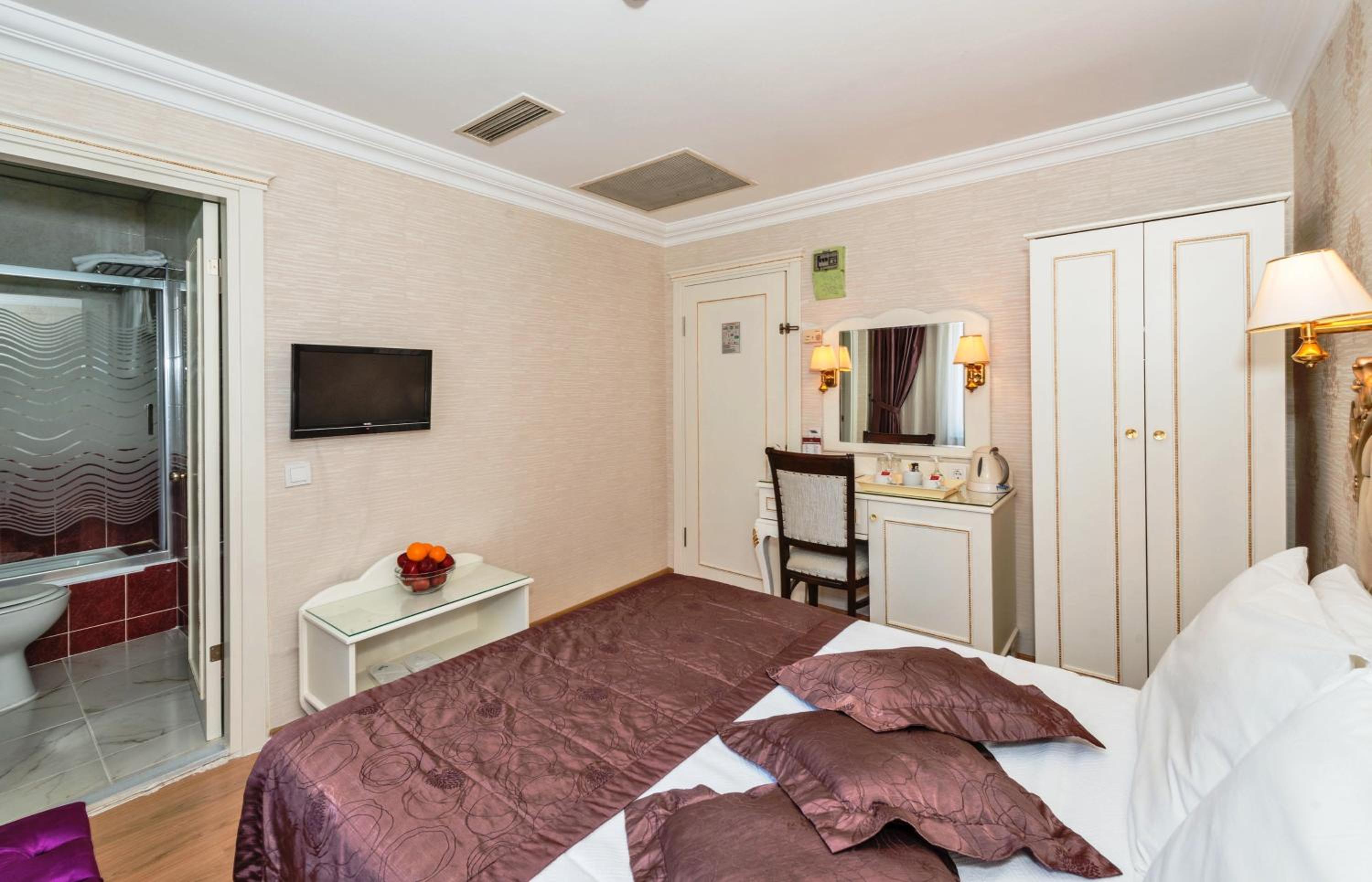 Economy Double Room photo 1