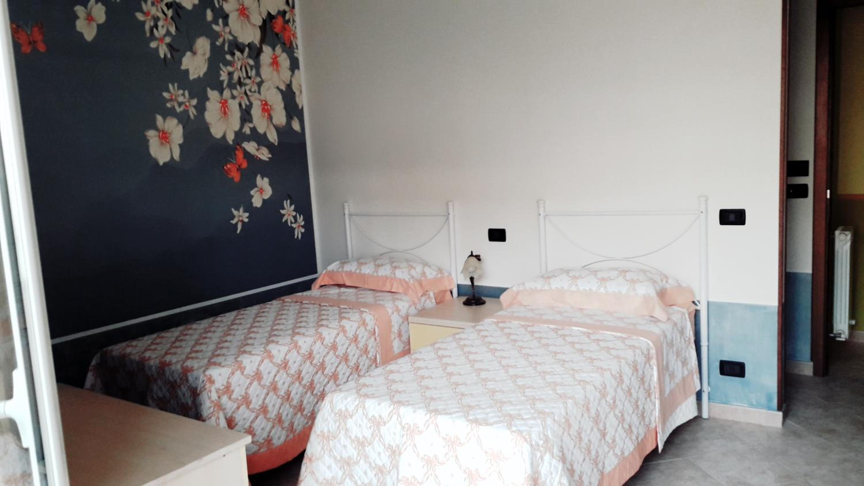 Double or Twin Room with Terrace - Photo 24