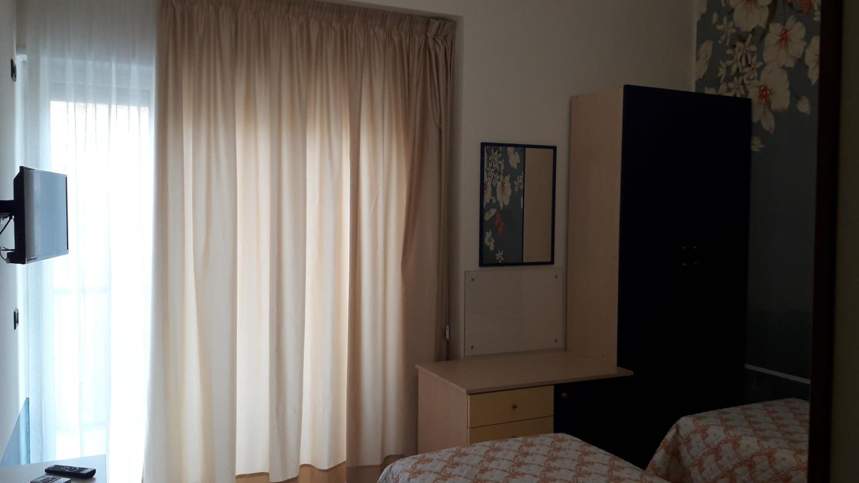 Double or Twin Room with Terrace - Photo 22