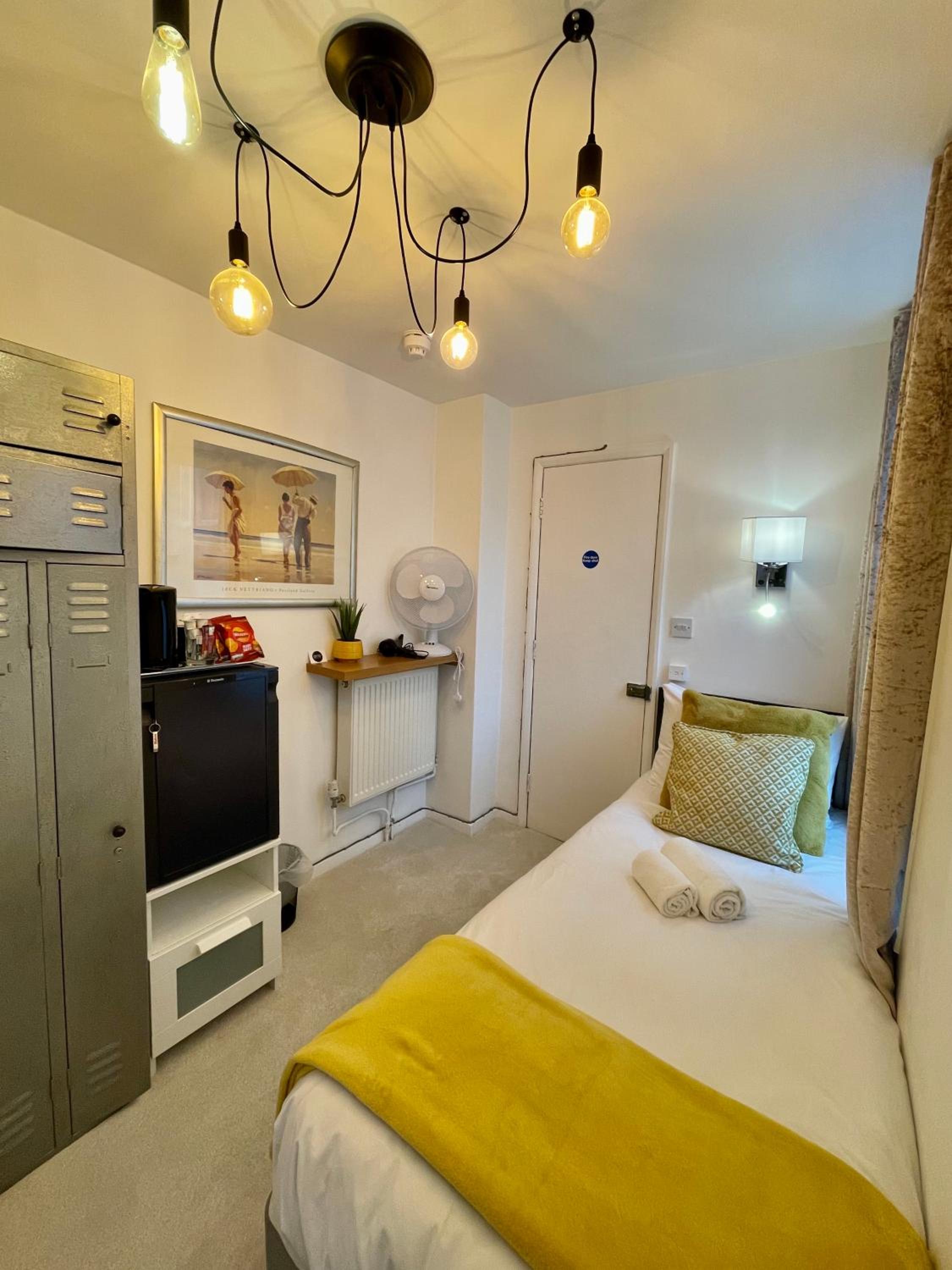 Deluxe Single Room