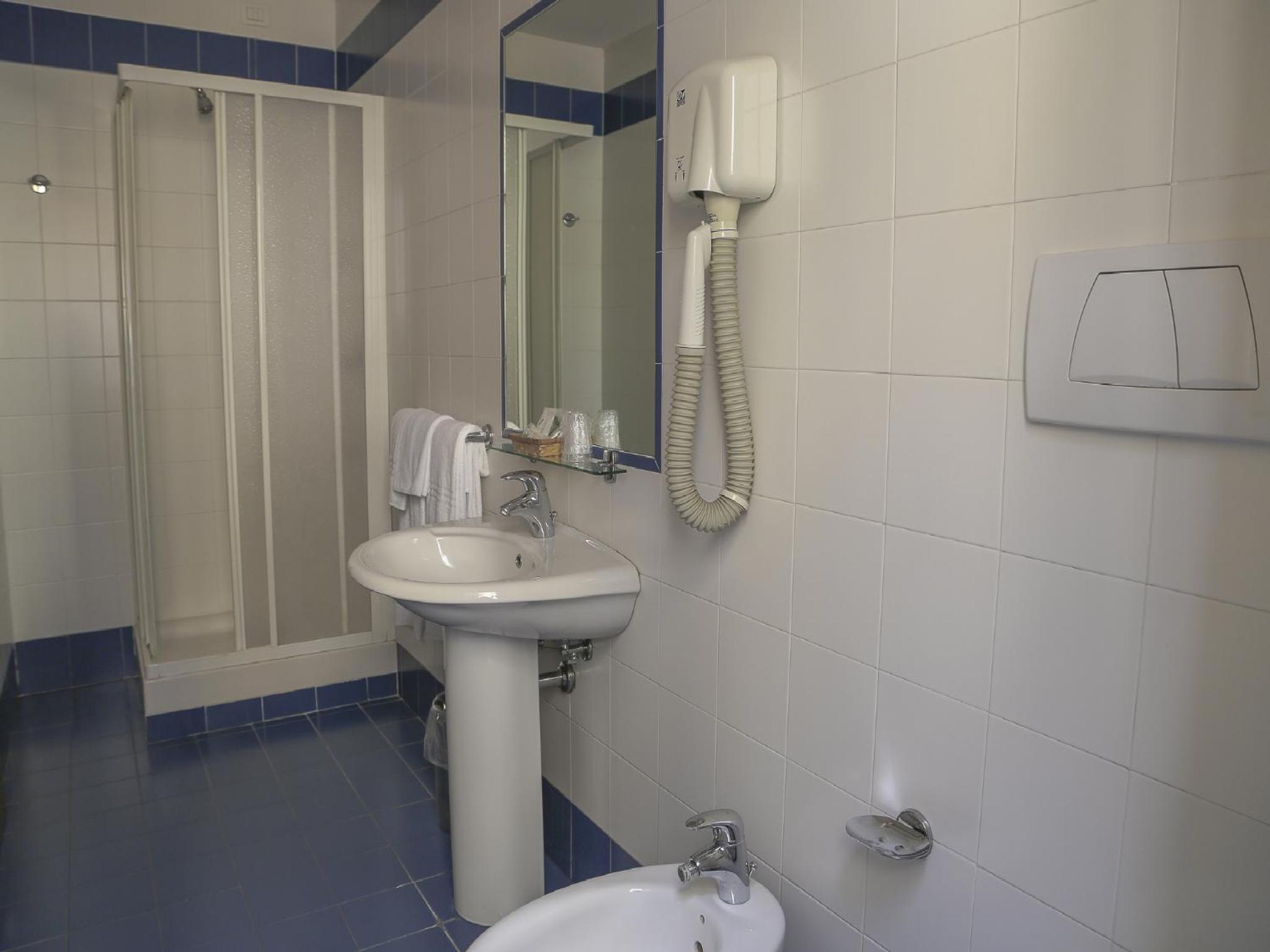Basic Quadruple Room - Photo 3