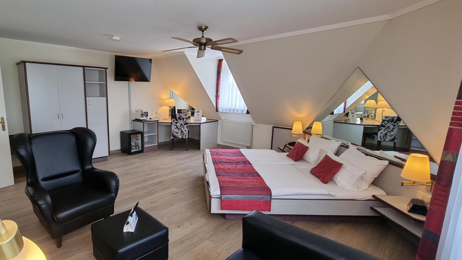 Deluxe Triple Room photo 2