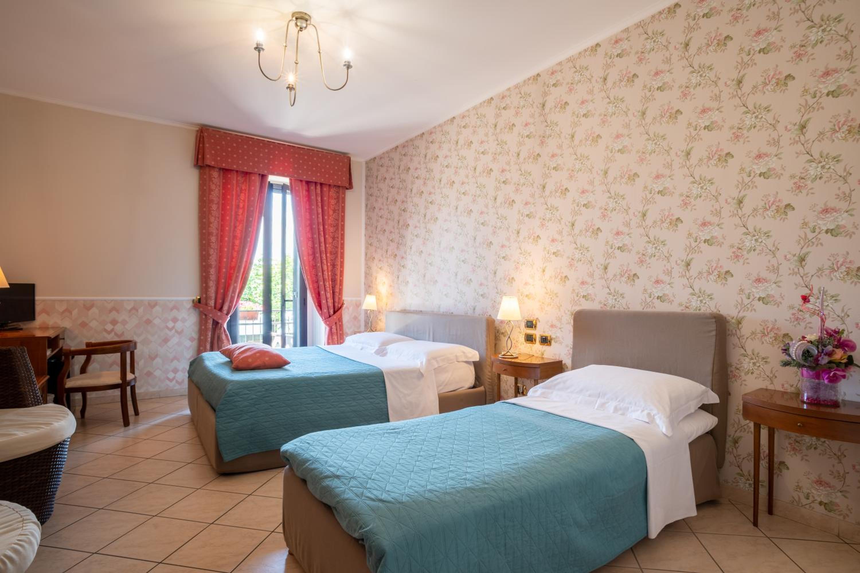 Triple Room with Lake View photo 1
