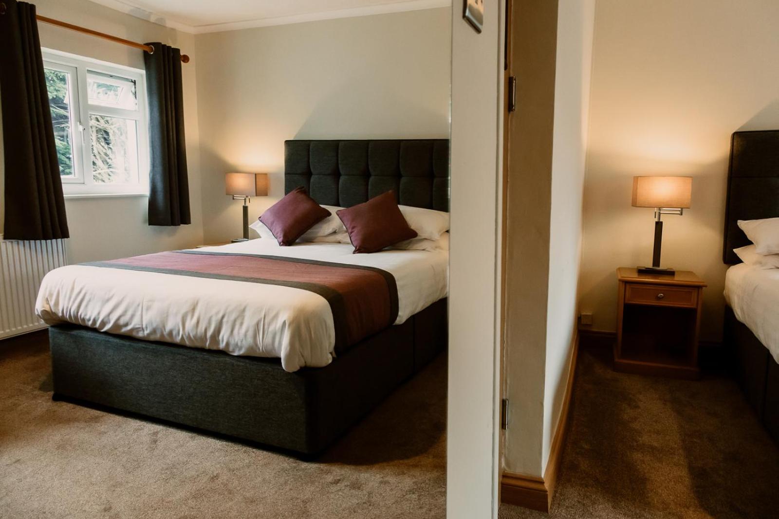Double Room - Photo 5