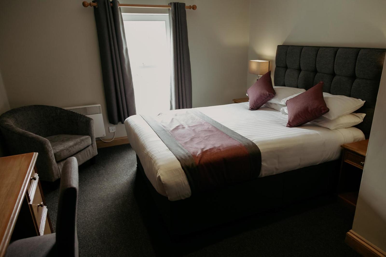 Double Room - Photo 17