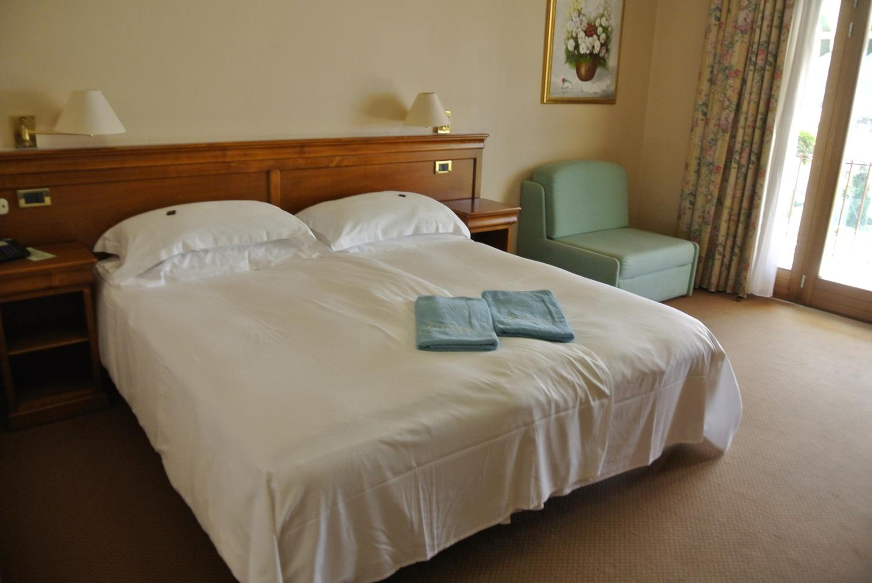 Superior Double or Twin Room with Lake View