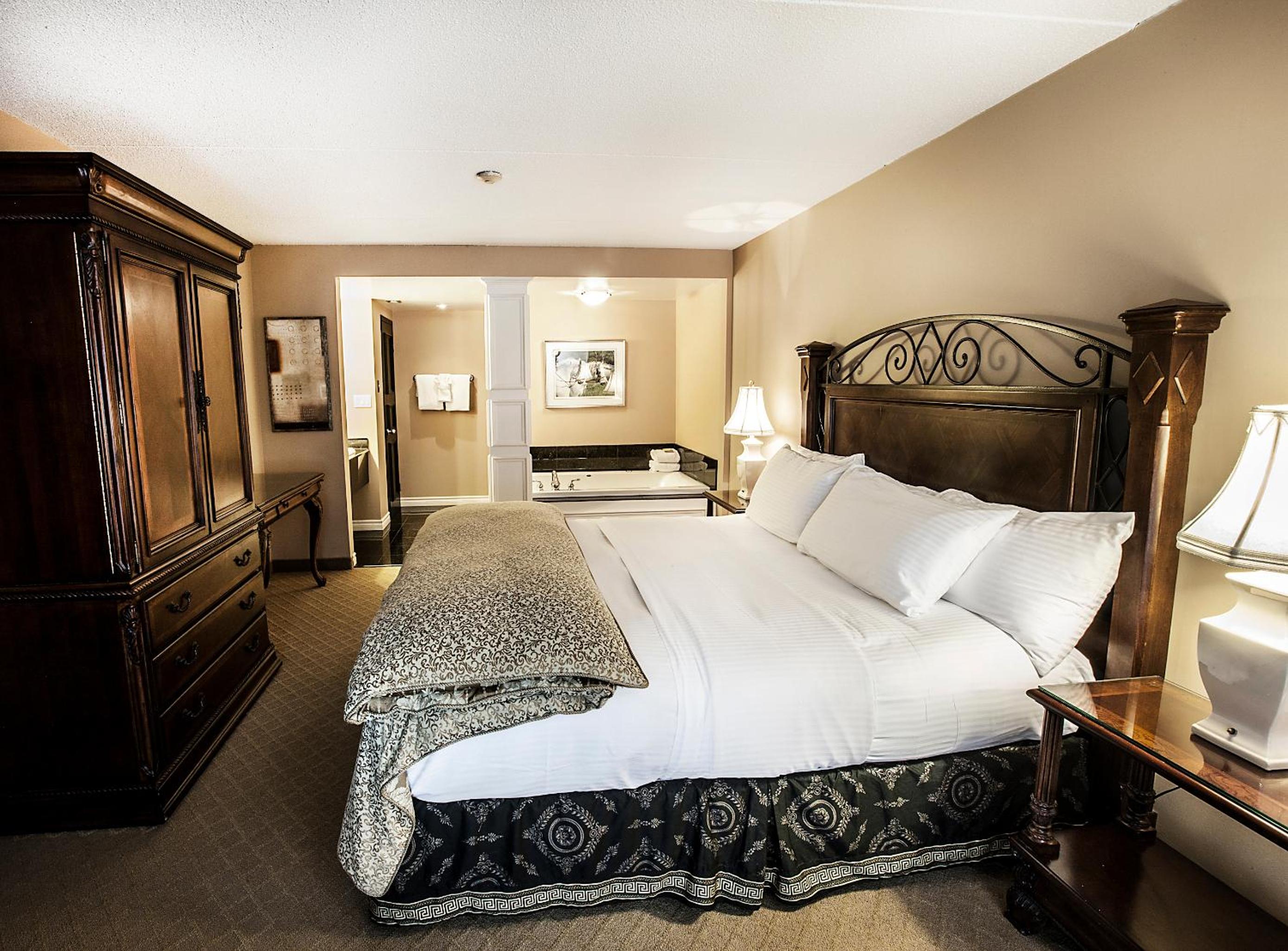 King Suite with Spa Bath and Sofa Bed - Photo 1