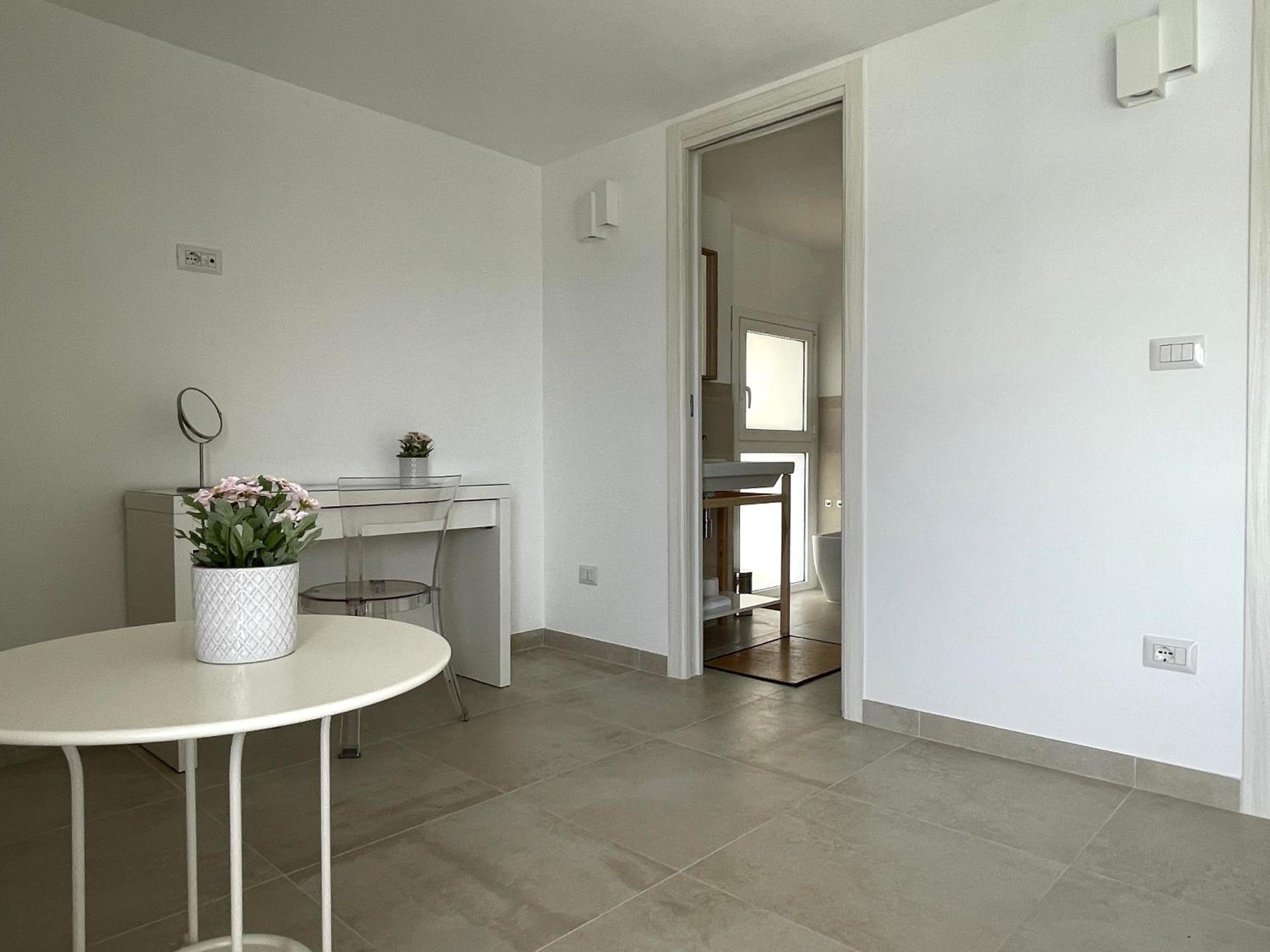 Two-Bedroom House - Photo 1