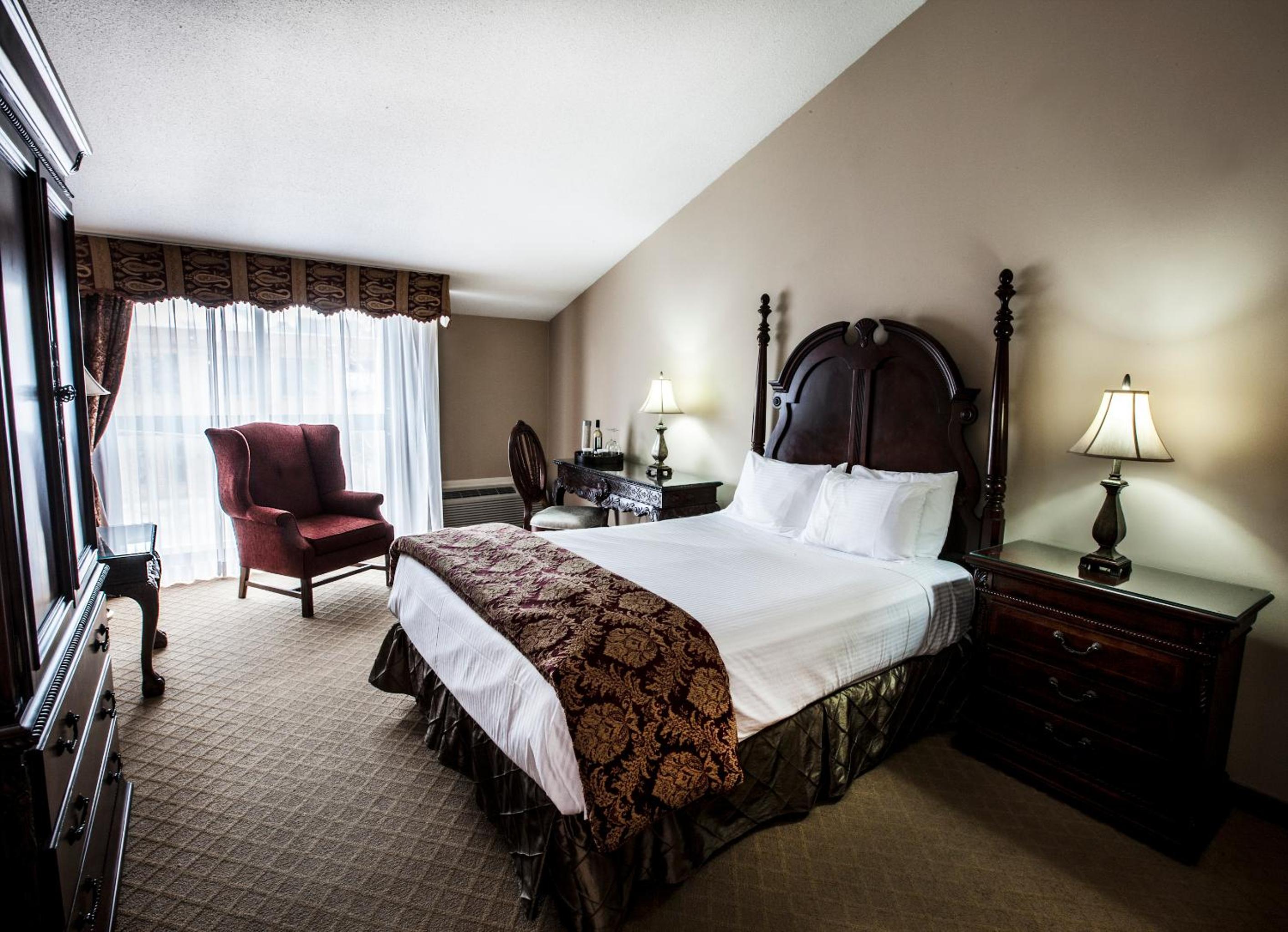 Luxury King Room - Photo 3