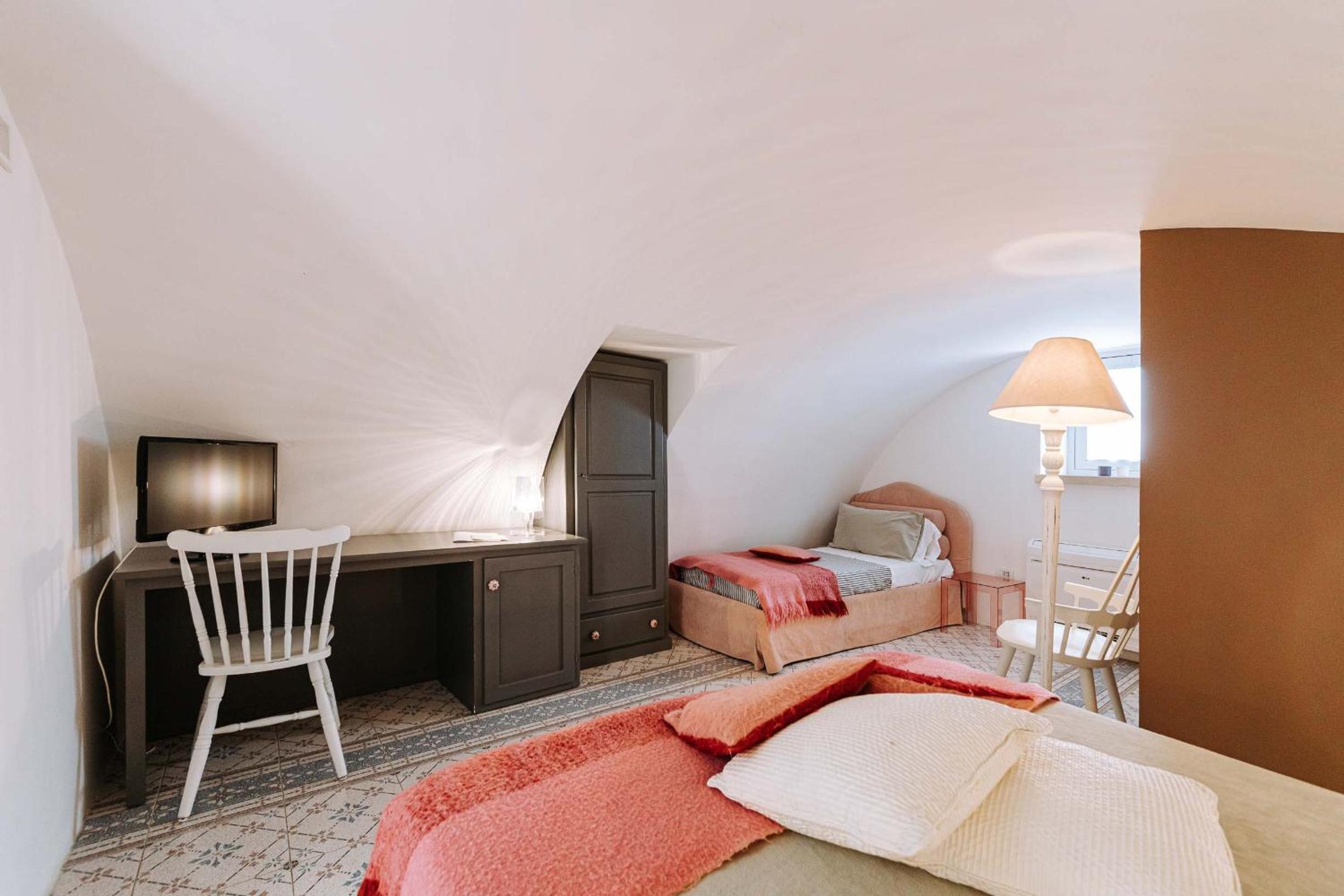 Classic Double or Twin Room photo 3