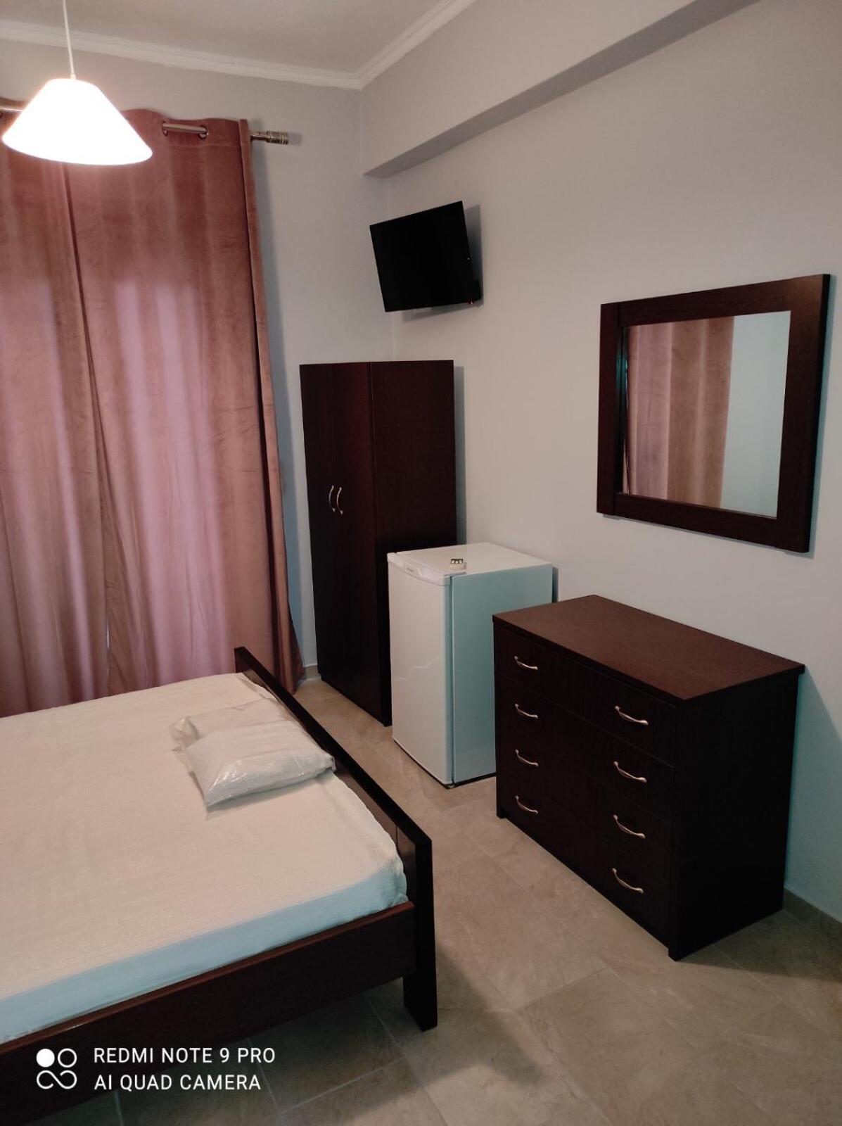 Deluxe Double Room with Balcony - Photo 5