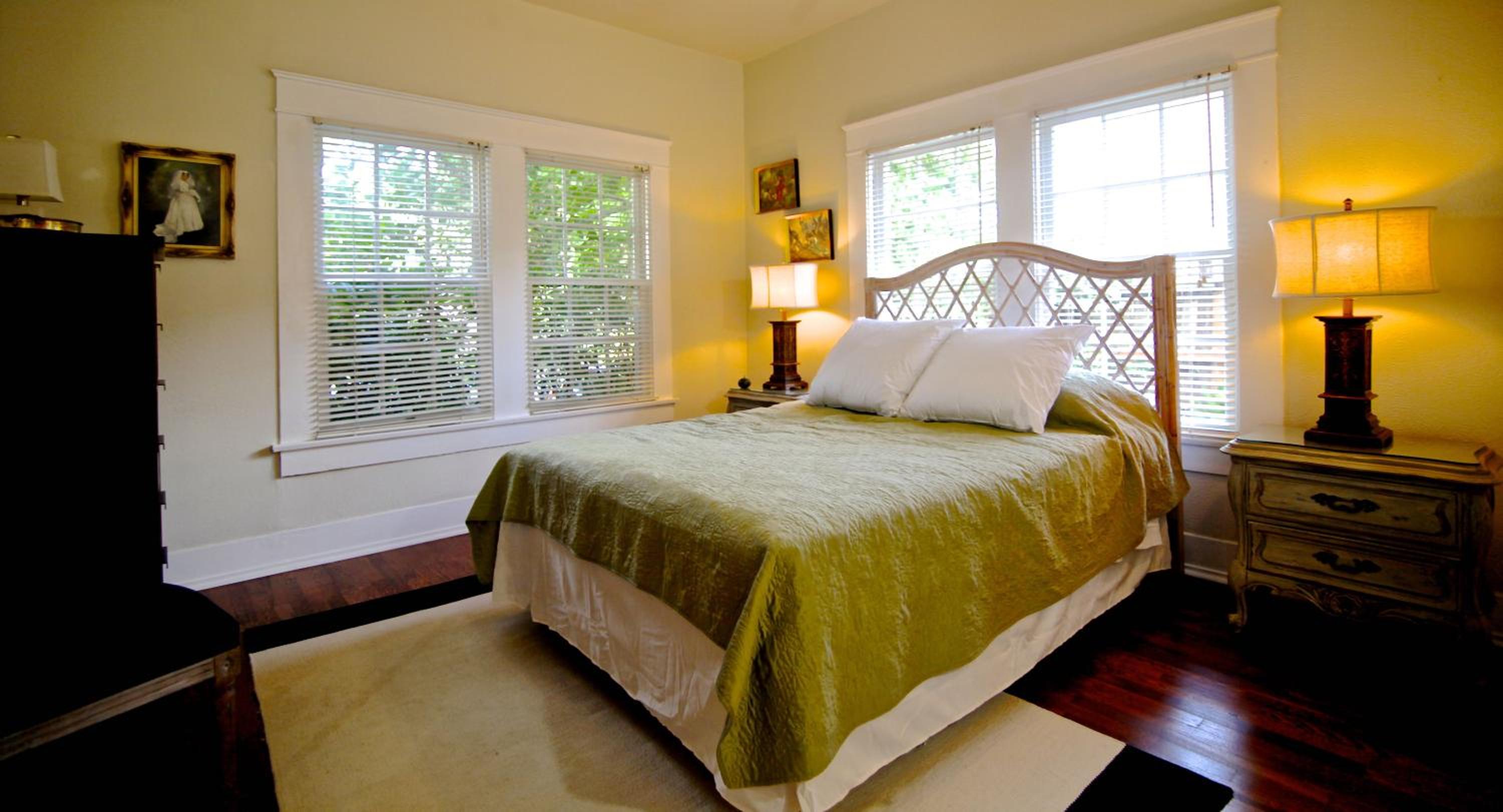Two-Bedroom Apartment - Photo 7