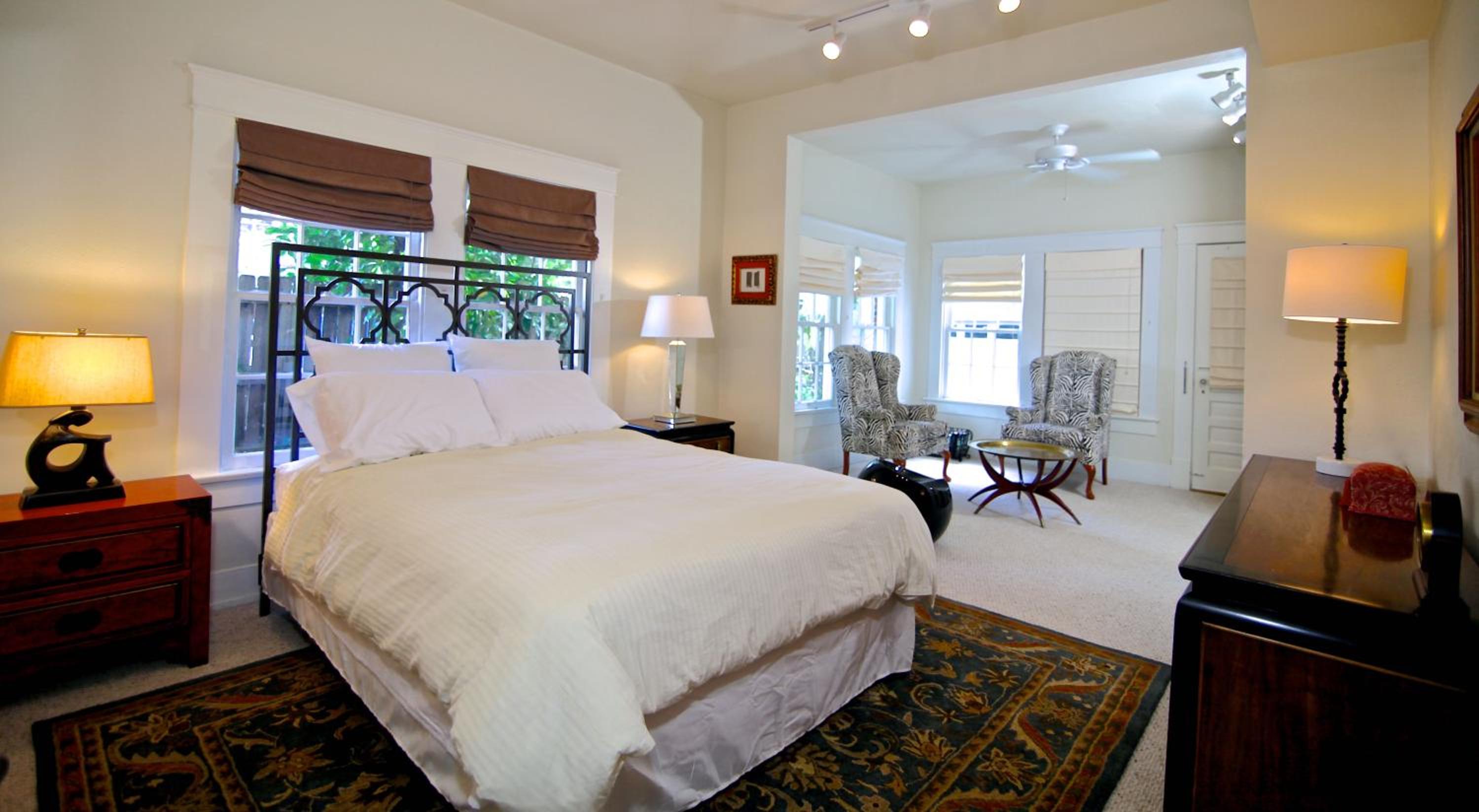 Two-Bedroom Apartment - Photo 14