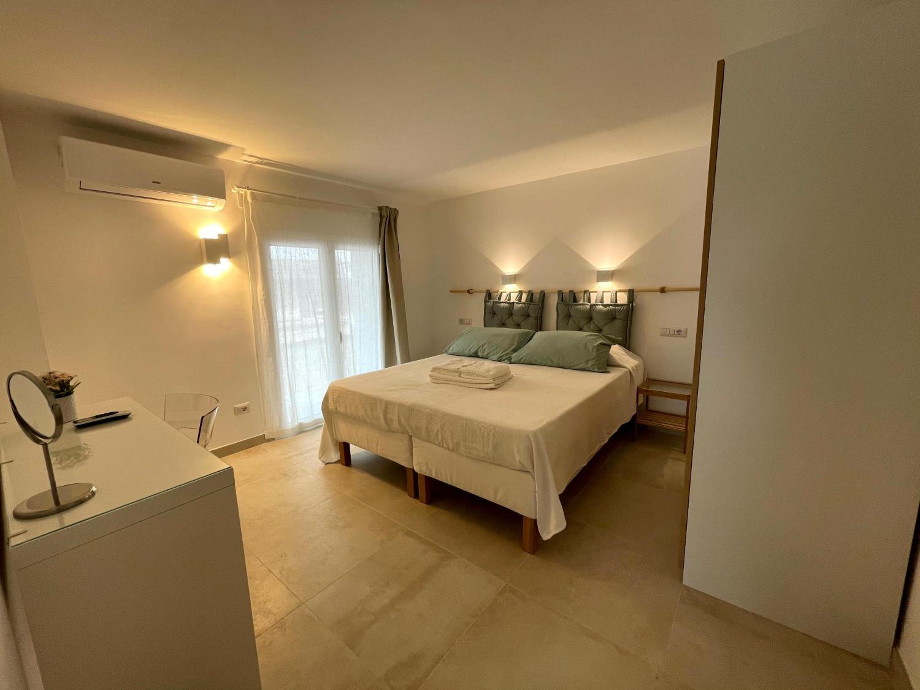 Two-Bedroom House - Photo 72